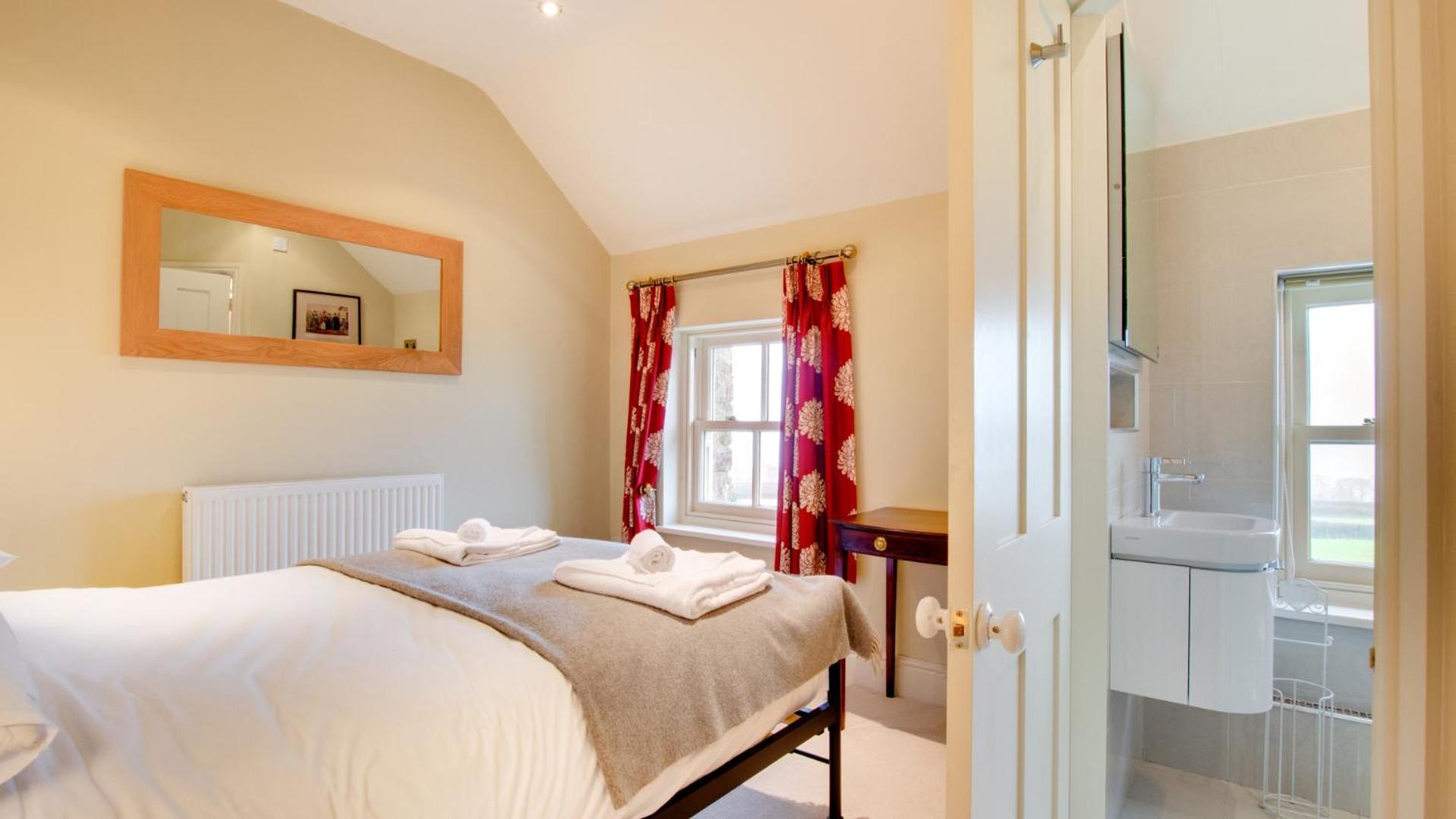 4 Bed in Gower oc-hh2112