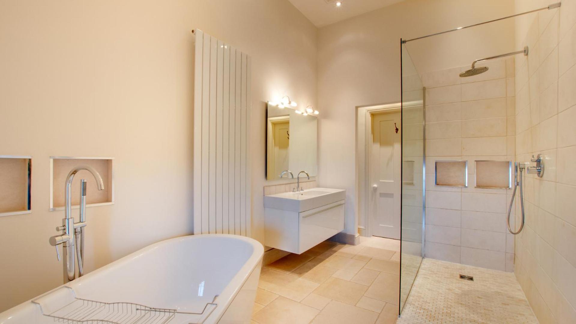 4 Bed in Gower oc-hh2112