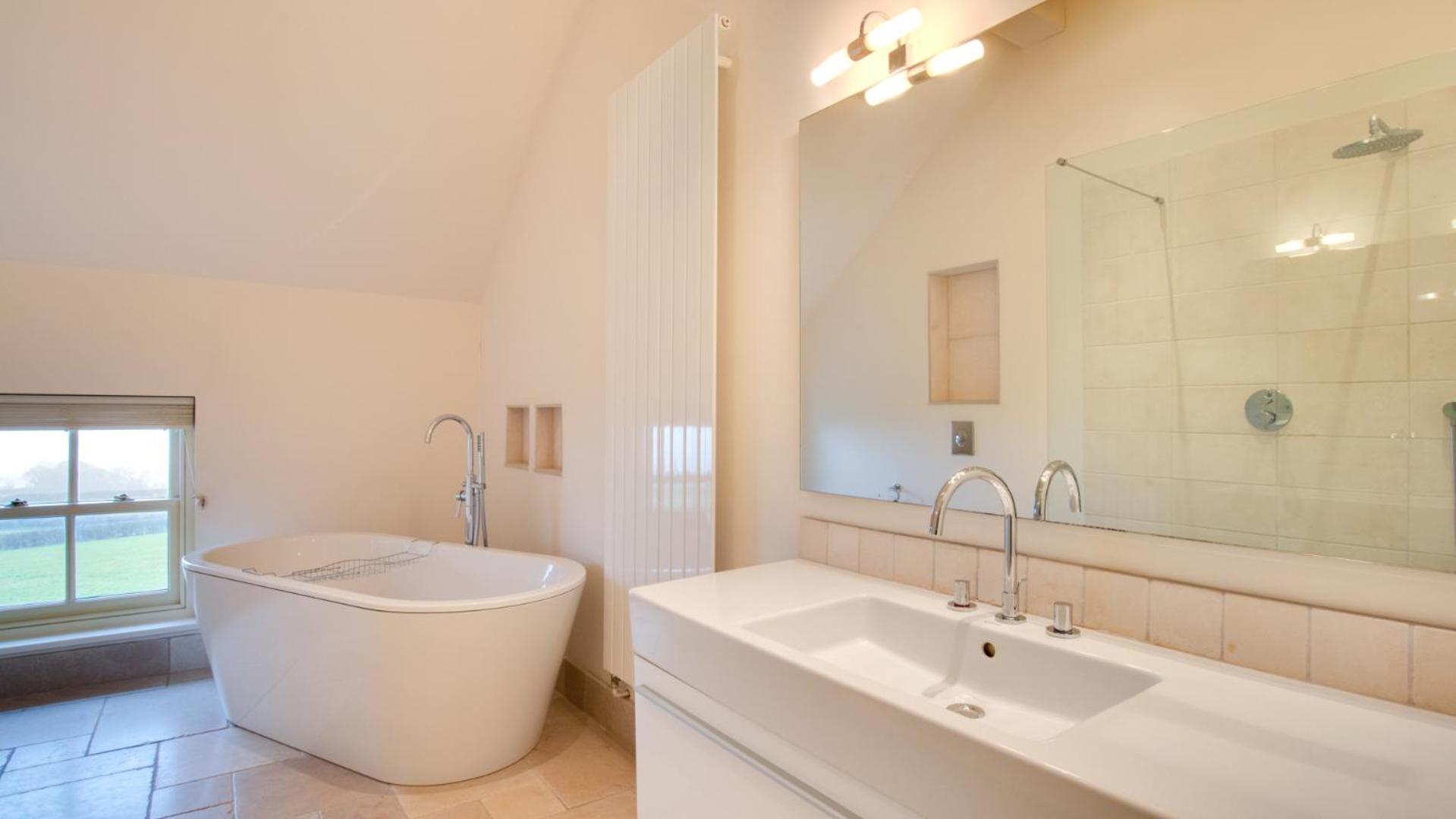 4 Bed in Gower oc-hh2112