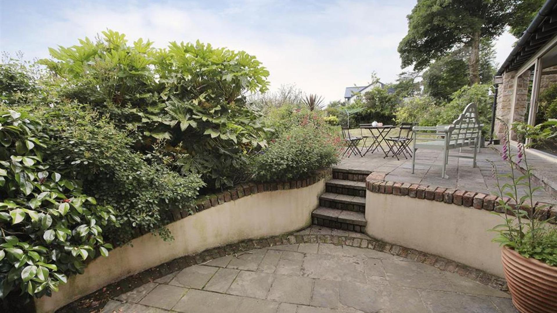 4 Bed in Gower oc-hh2112