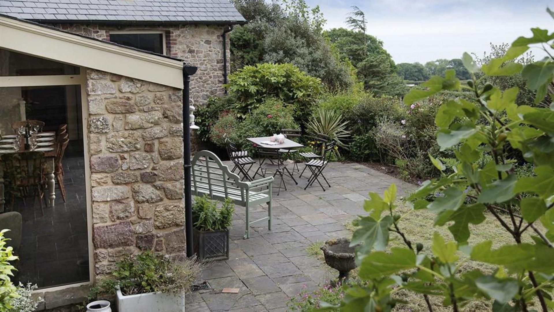 4 Bed in Gower oc-hh2112