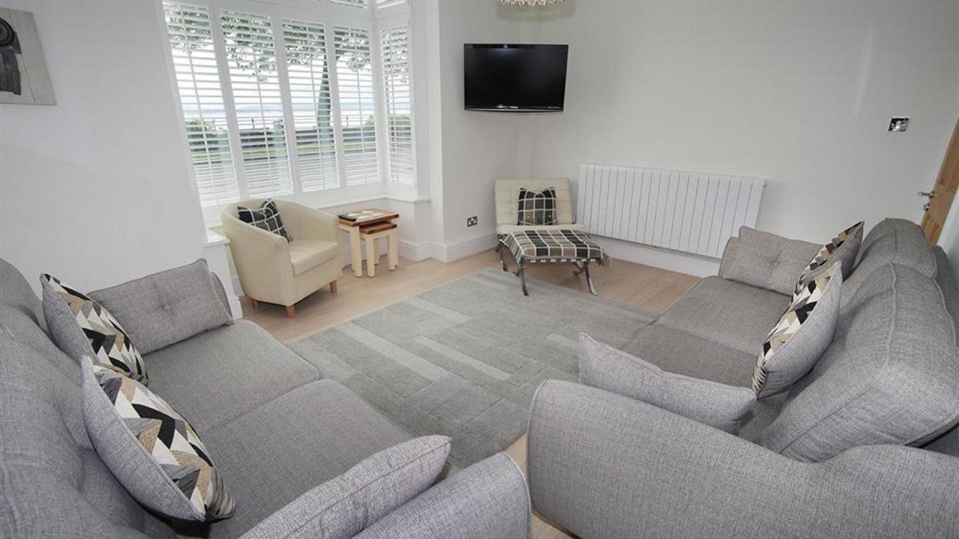 4 Bed in Mumbles oc-hh53