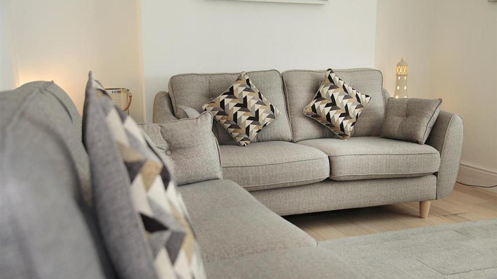 4 Bed in Mumbles oc-hh53