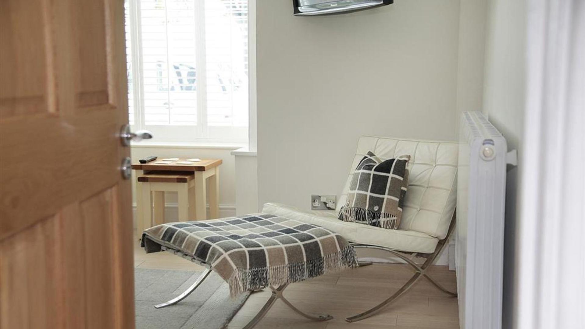 4 Bed in Mumbles oc-hh53