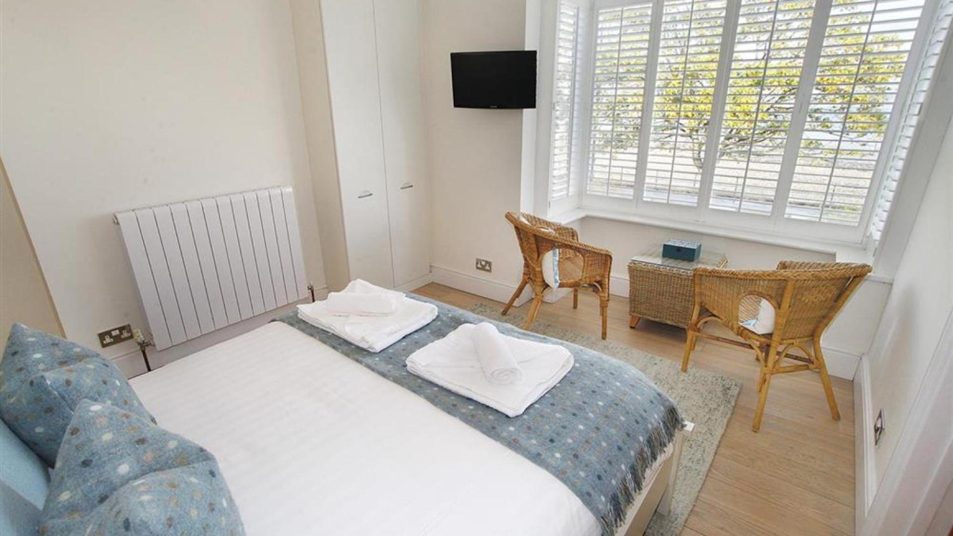 4 Bed in Mumbles oc-hh53