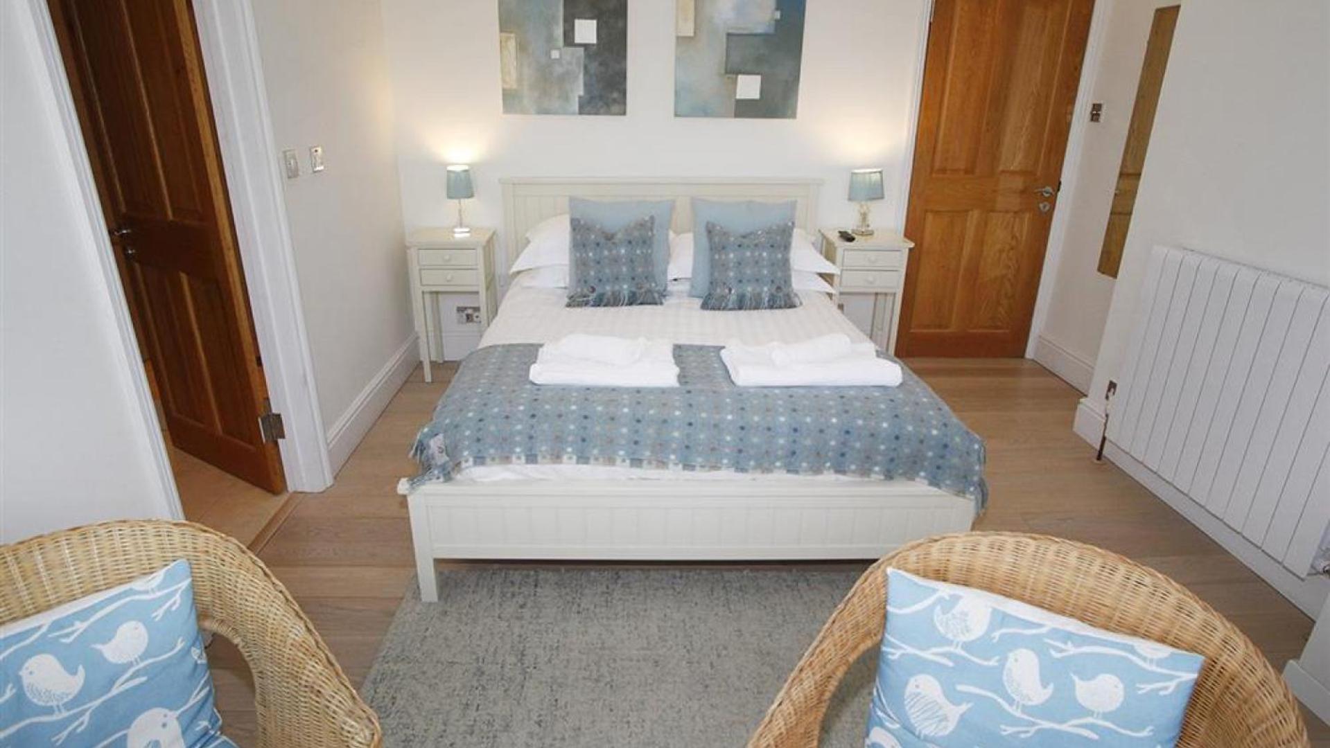 4 Bed in Mumbles oc-hh53