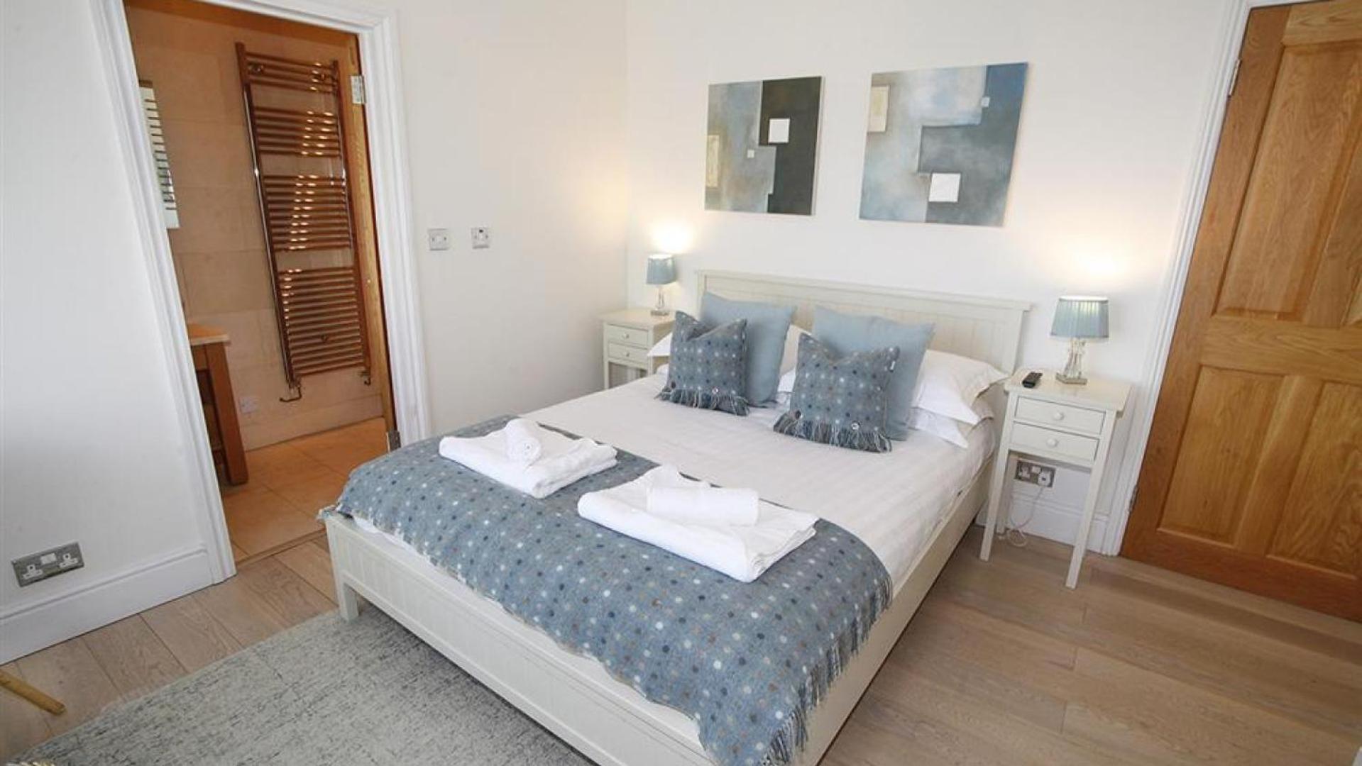 4 Bed in Mumbles oc-hh53