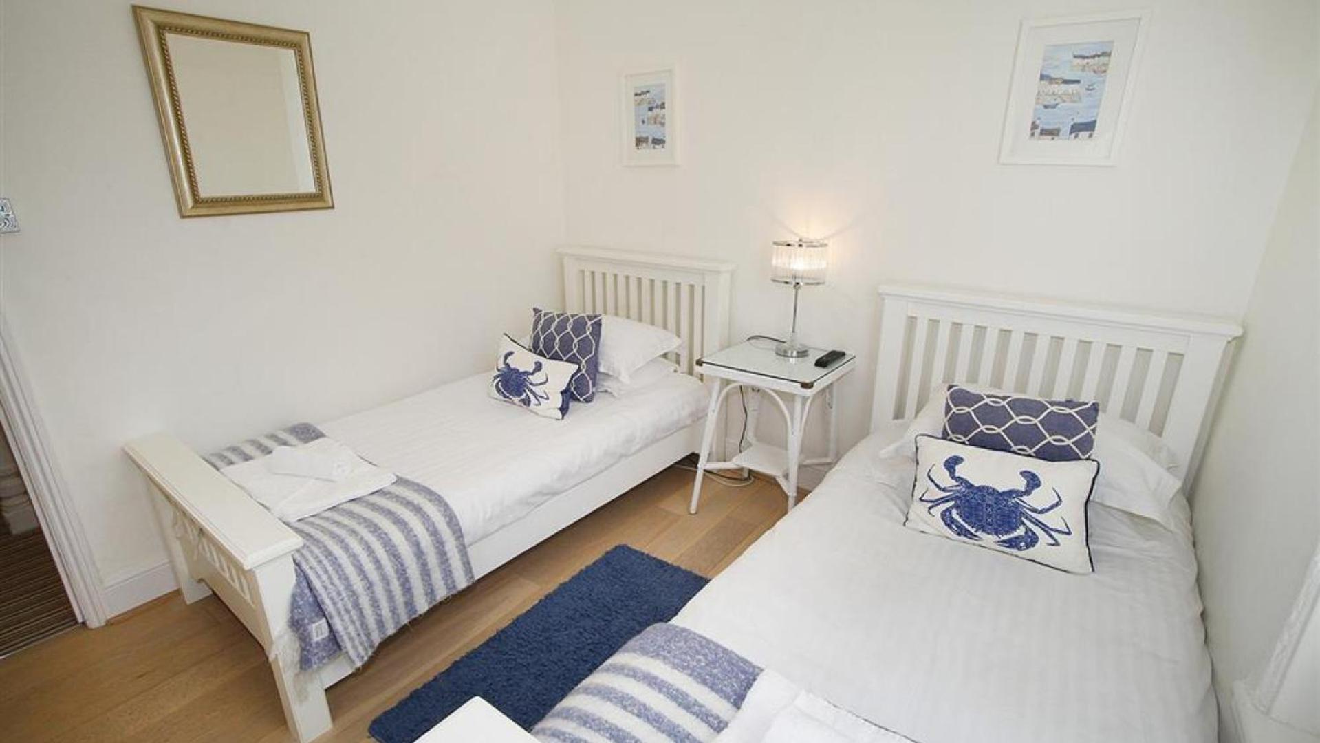 4 Bed in Mumbles oc-hh53