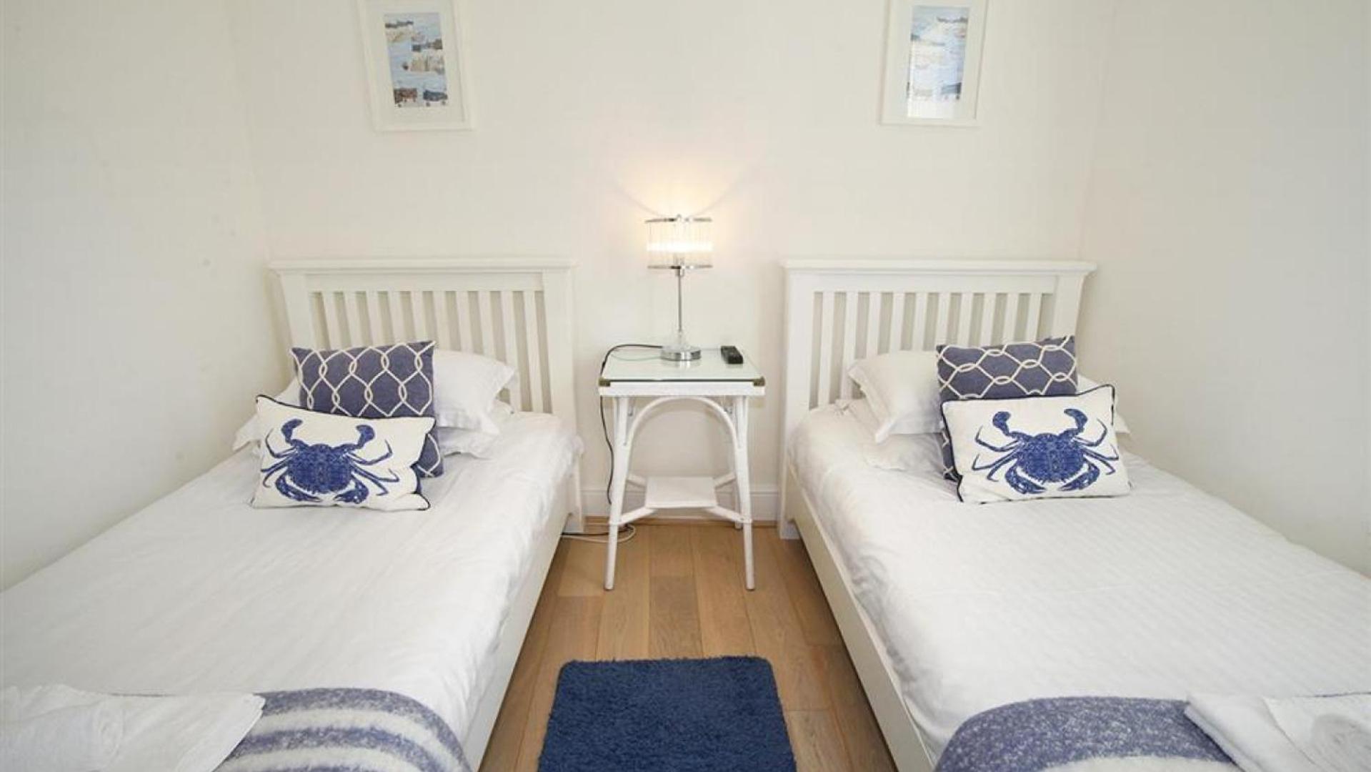 4 Bed in Mumbles oc-hh53