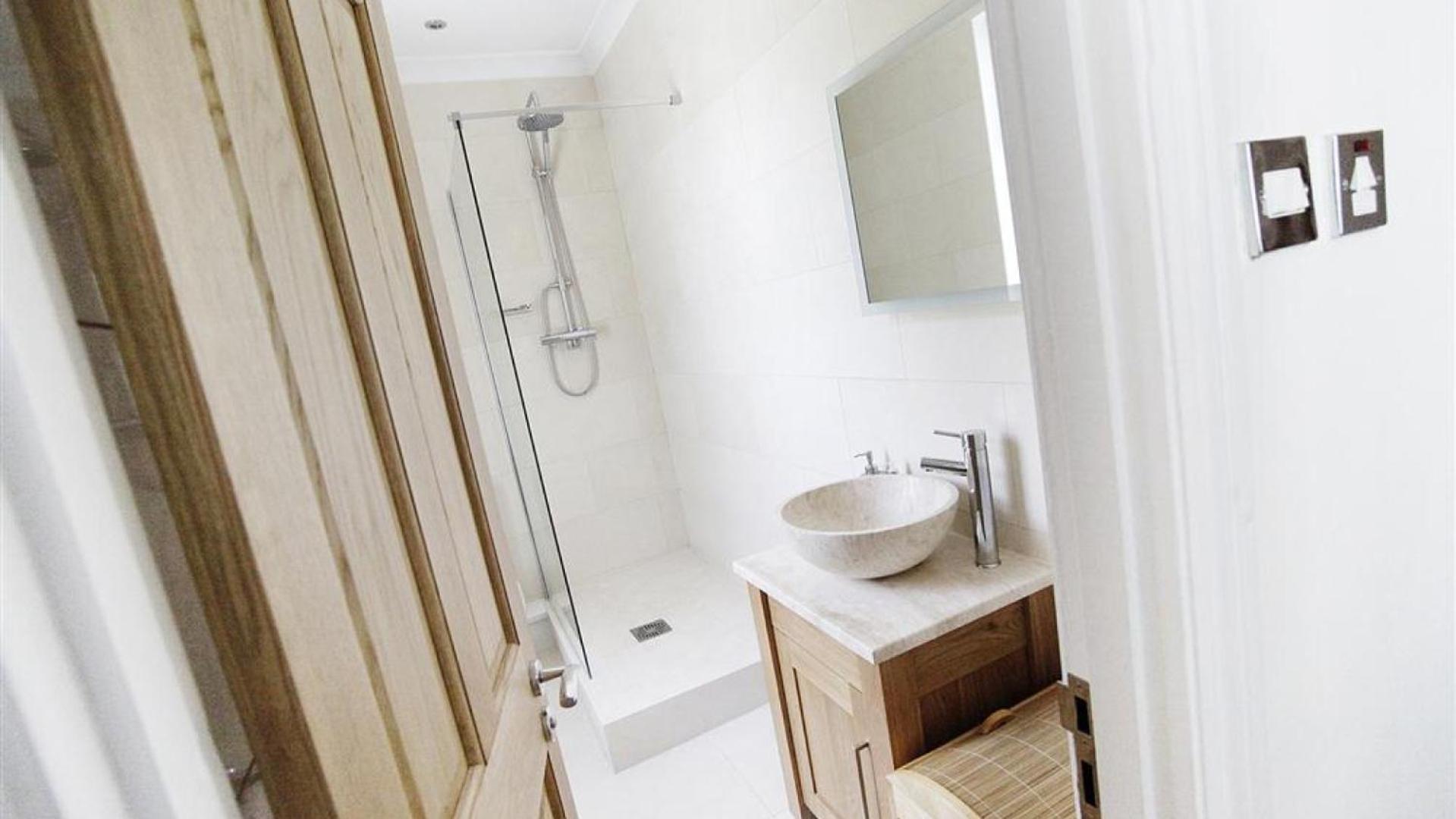 4 Bed in Mumbles oc-hh53