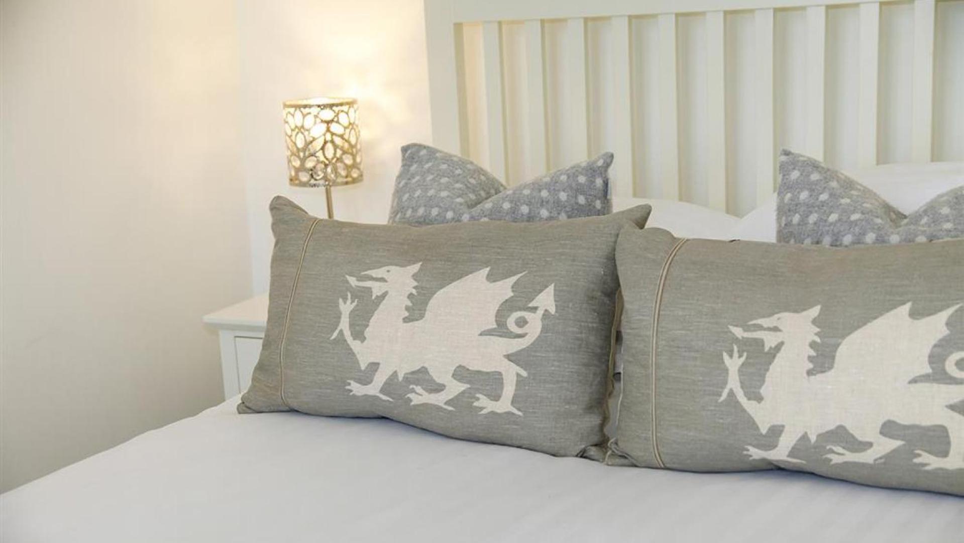 4 Bed in Mumbles oc-hh53