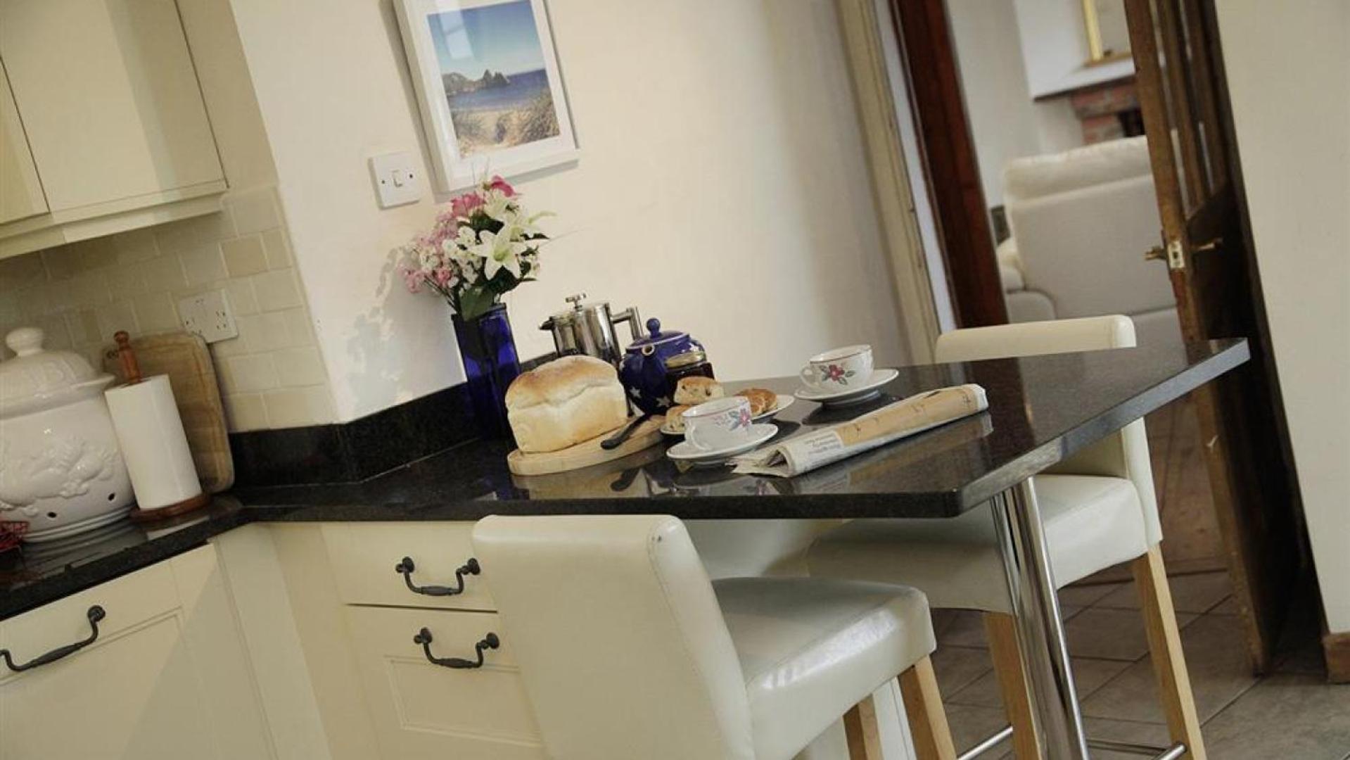 4 Bed in Penmaen oc-hh86