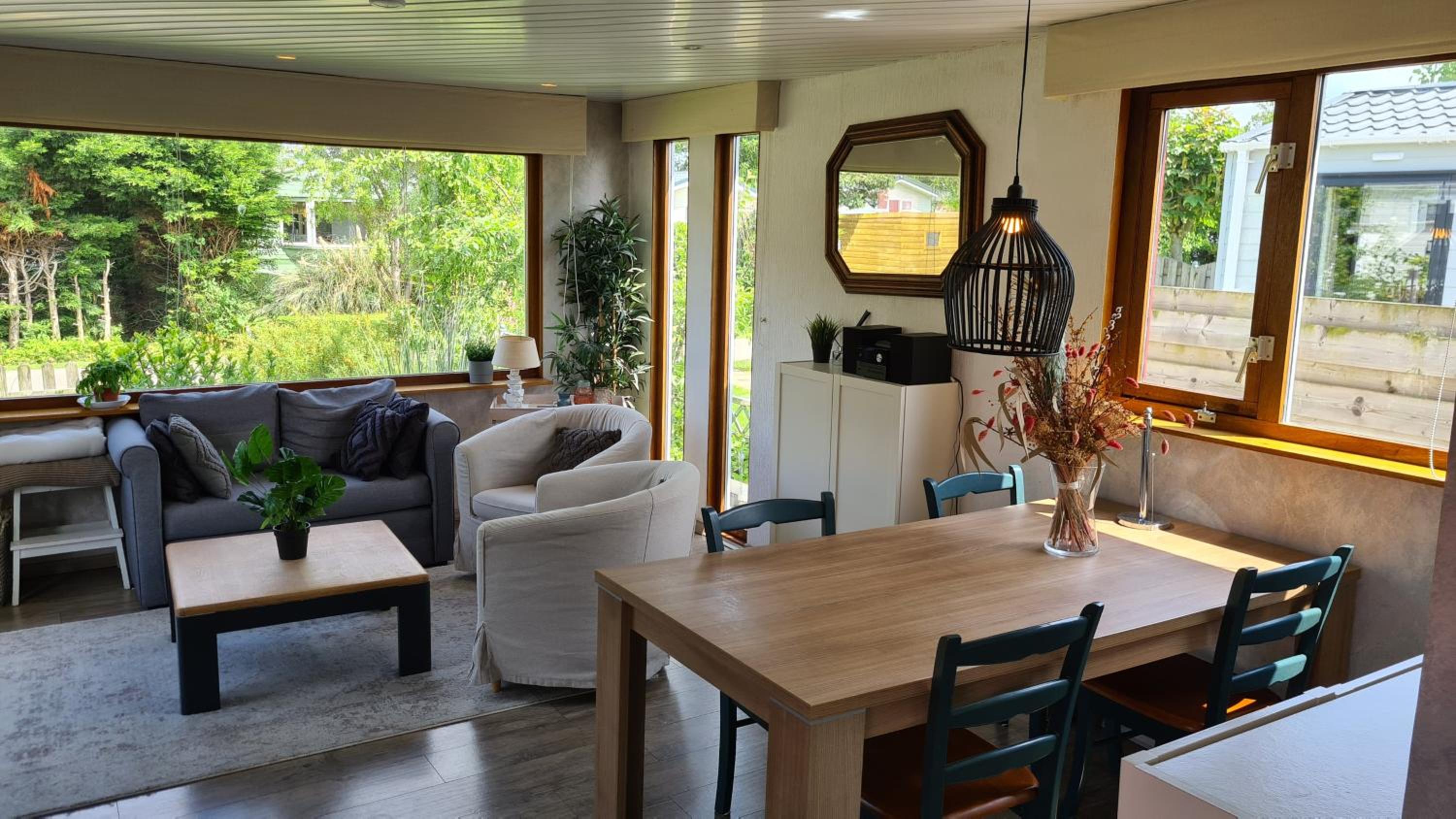 Chalet 553 op Recreatiepark De Wielen view 4