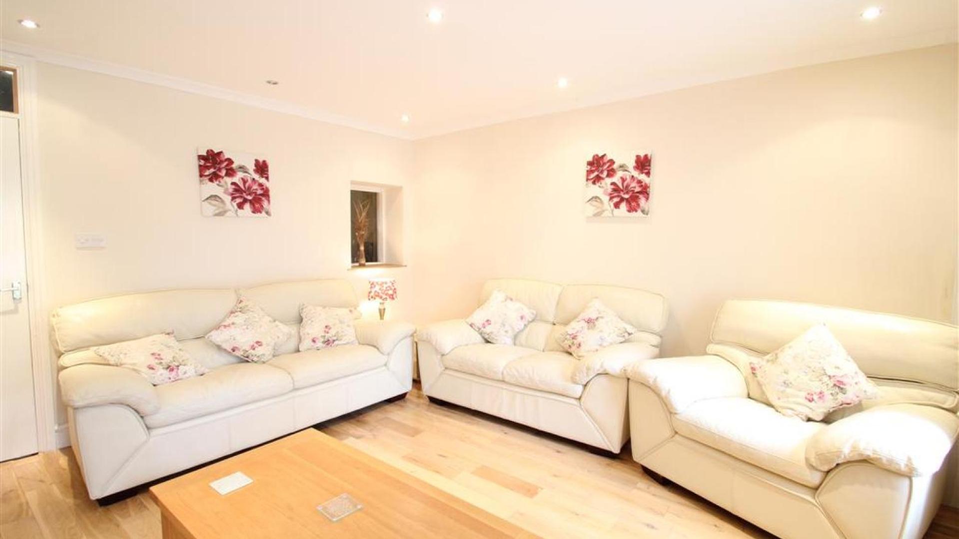 5 Bed in Mumbles oc-hh296 view 2