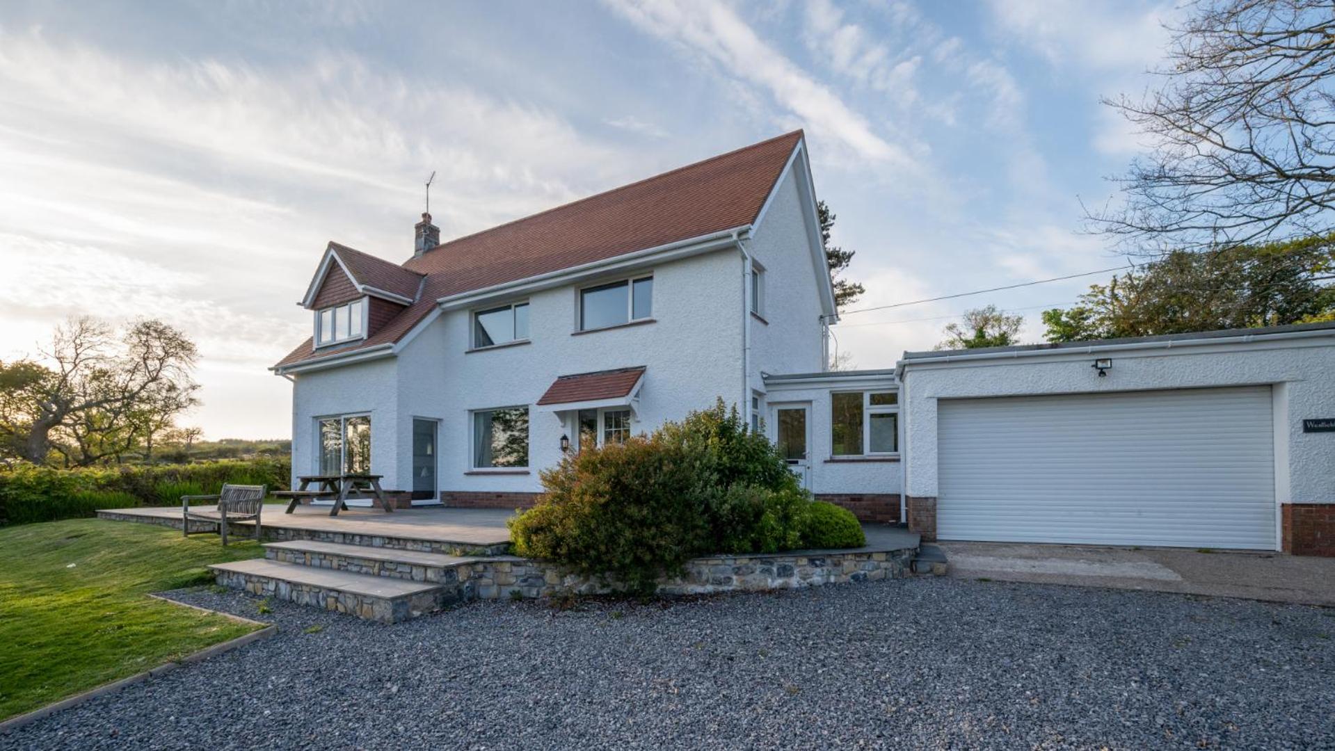 3 Bed in Nicholaston oc-hh676