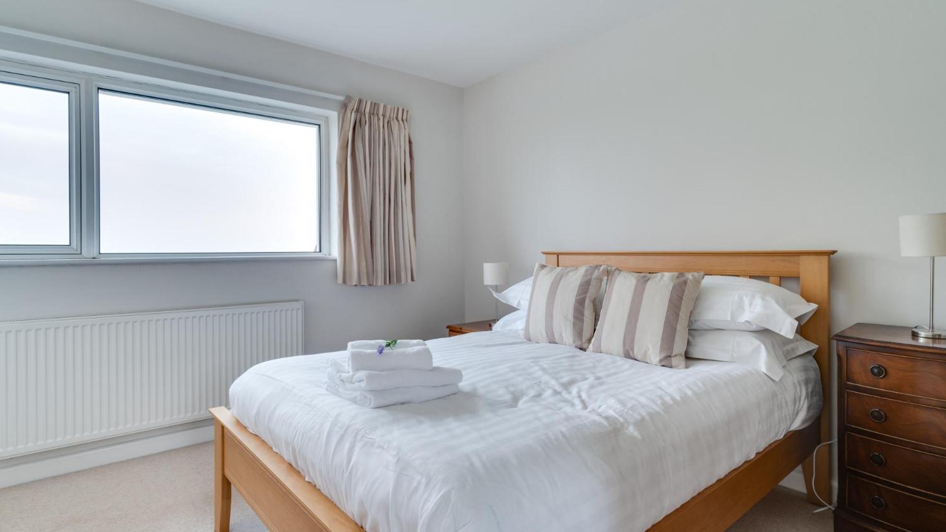 3 Bed in Nicholaston oc-hh676