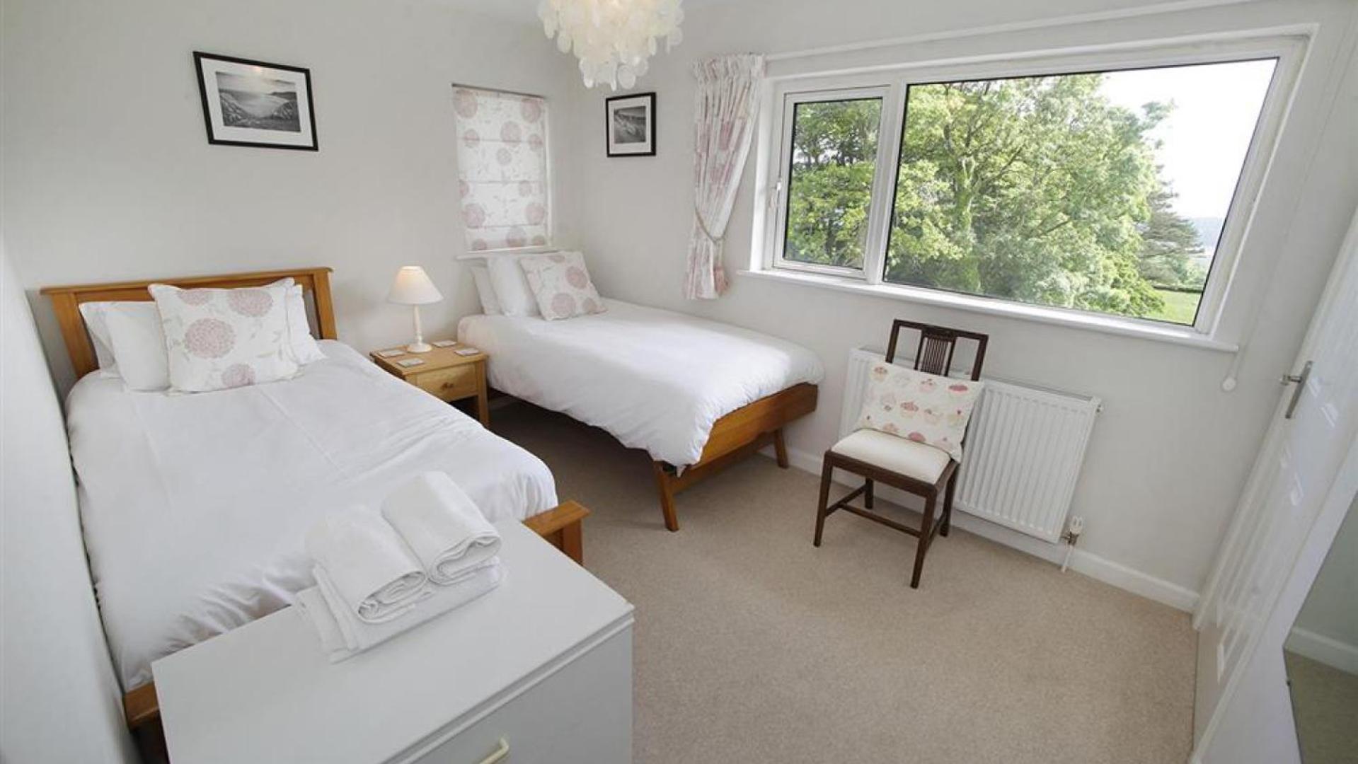3 Bed in Nicholaston oc-hh676