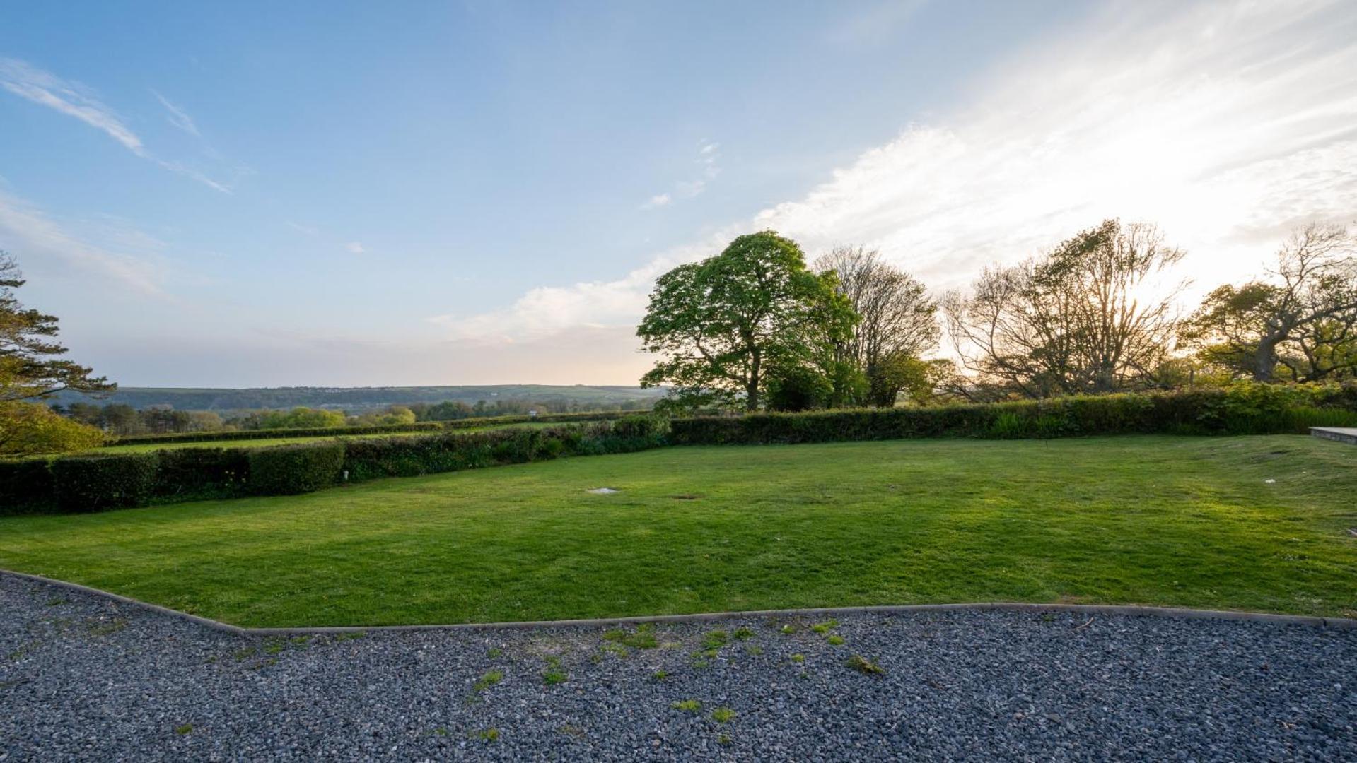 3 Bed in Nicholaston oc-hh676