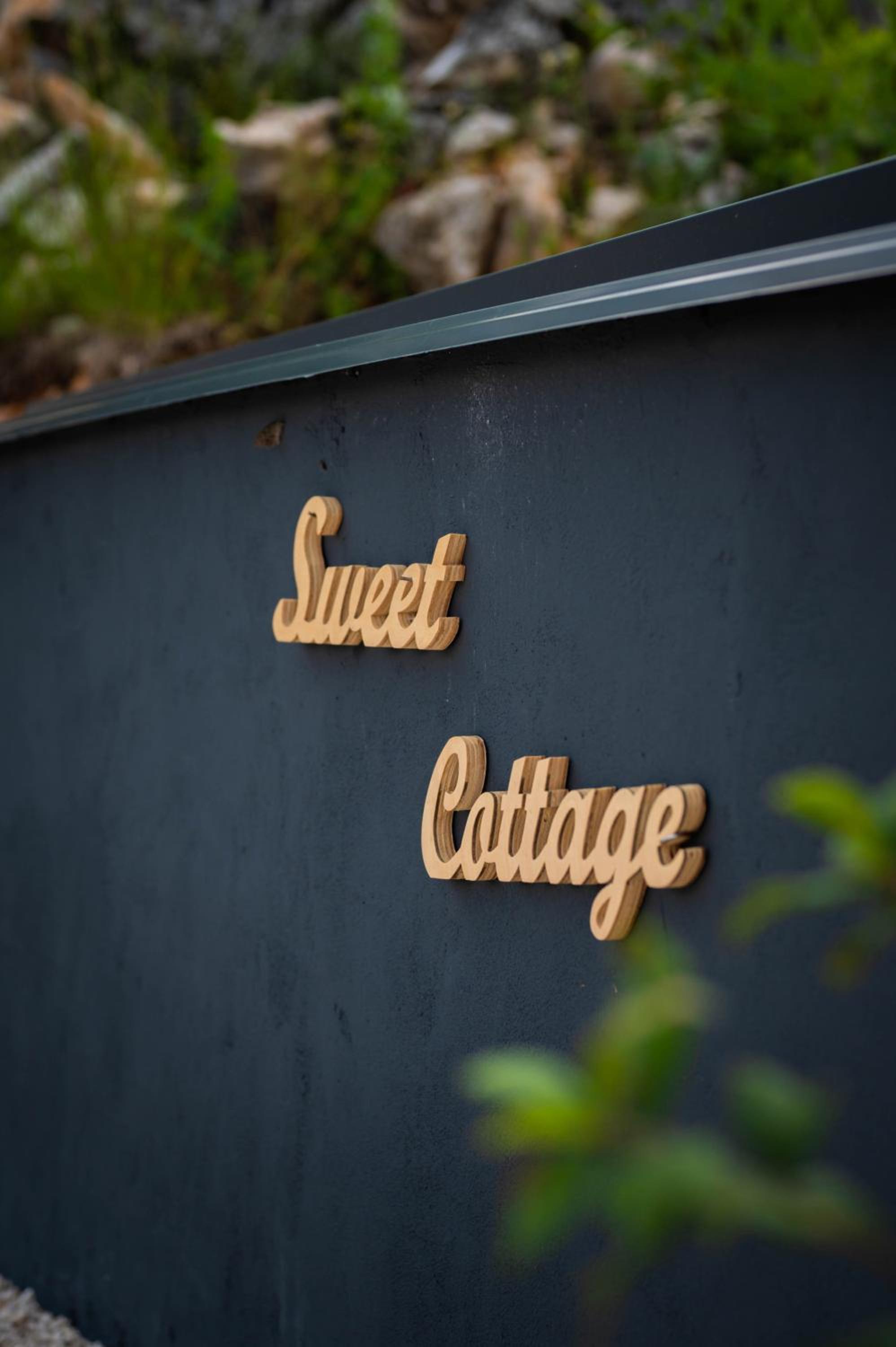 Sweet Cottage