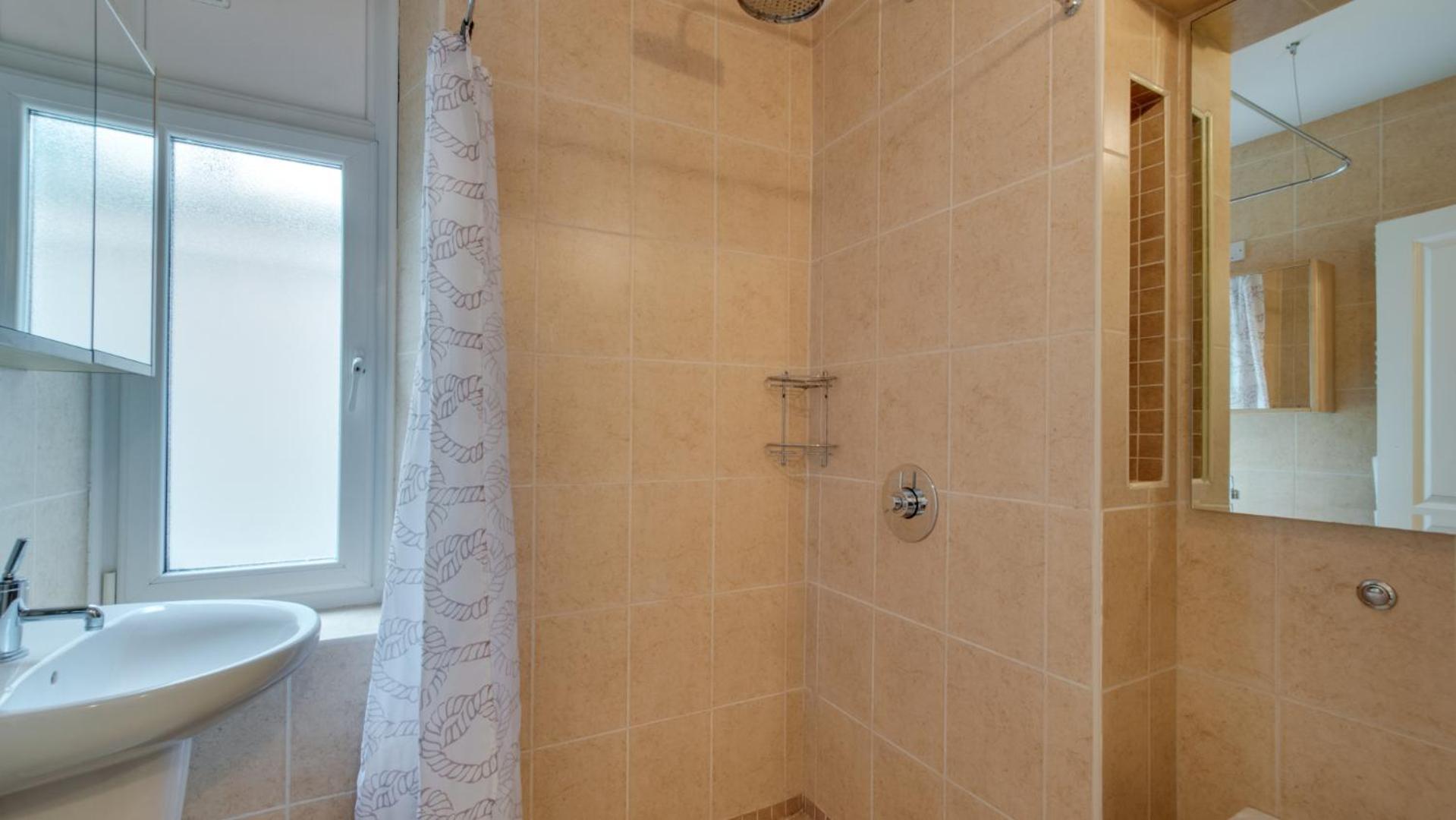 1 Bed in Mumbles oc-hh1205