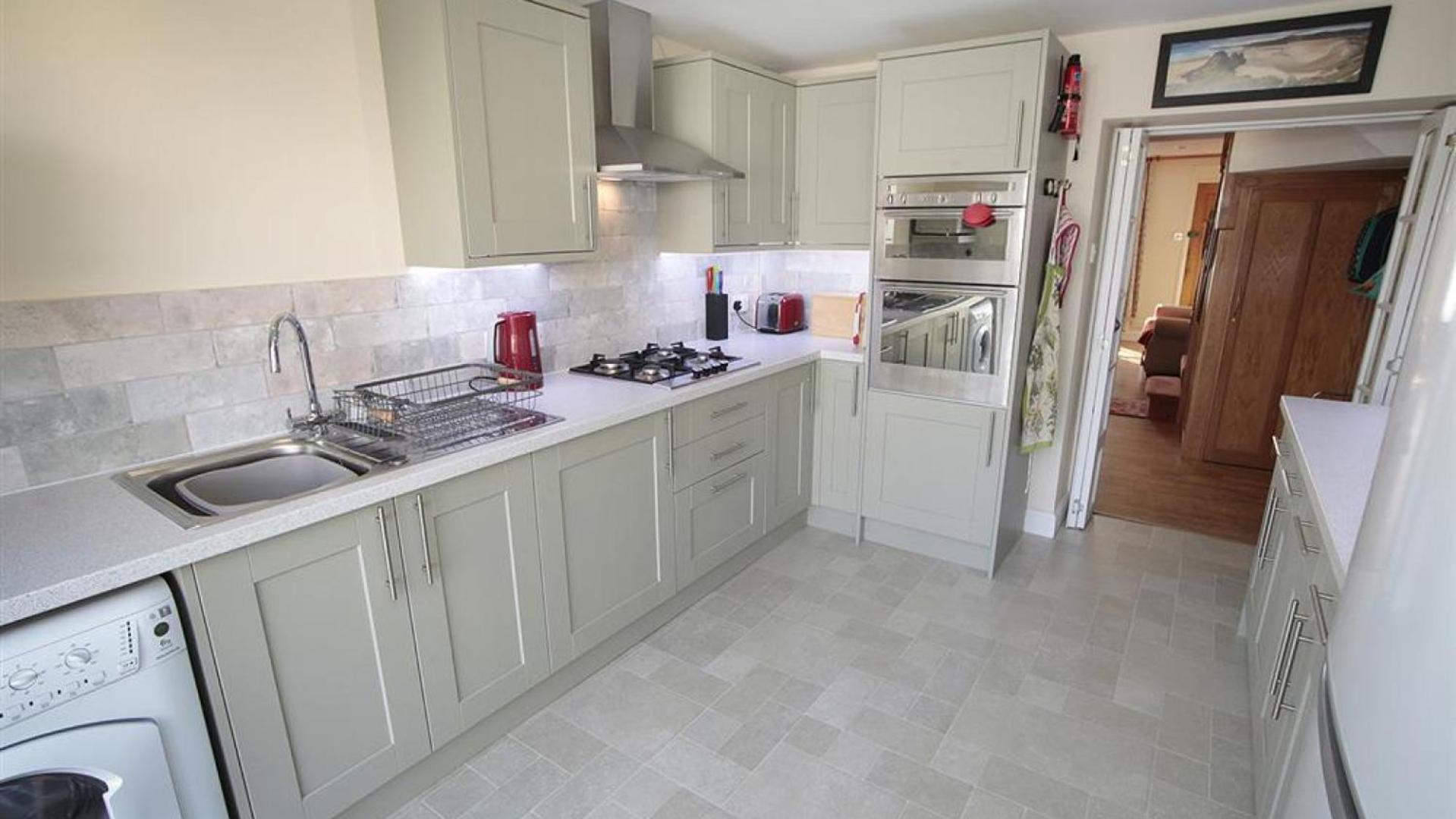 2 Bed in Mumbles oc-hh120