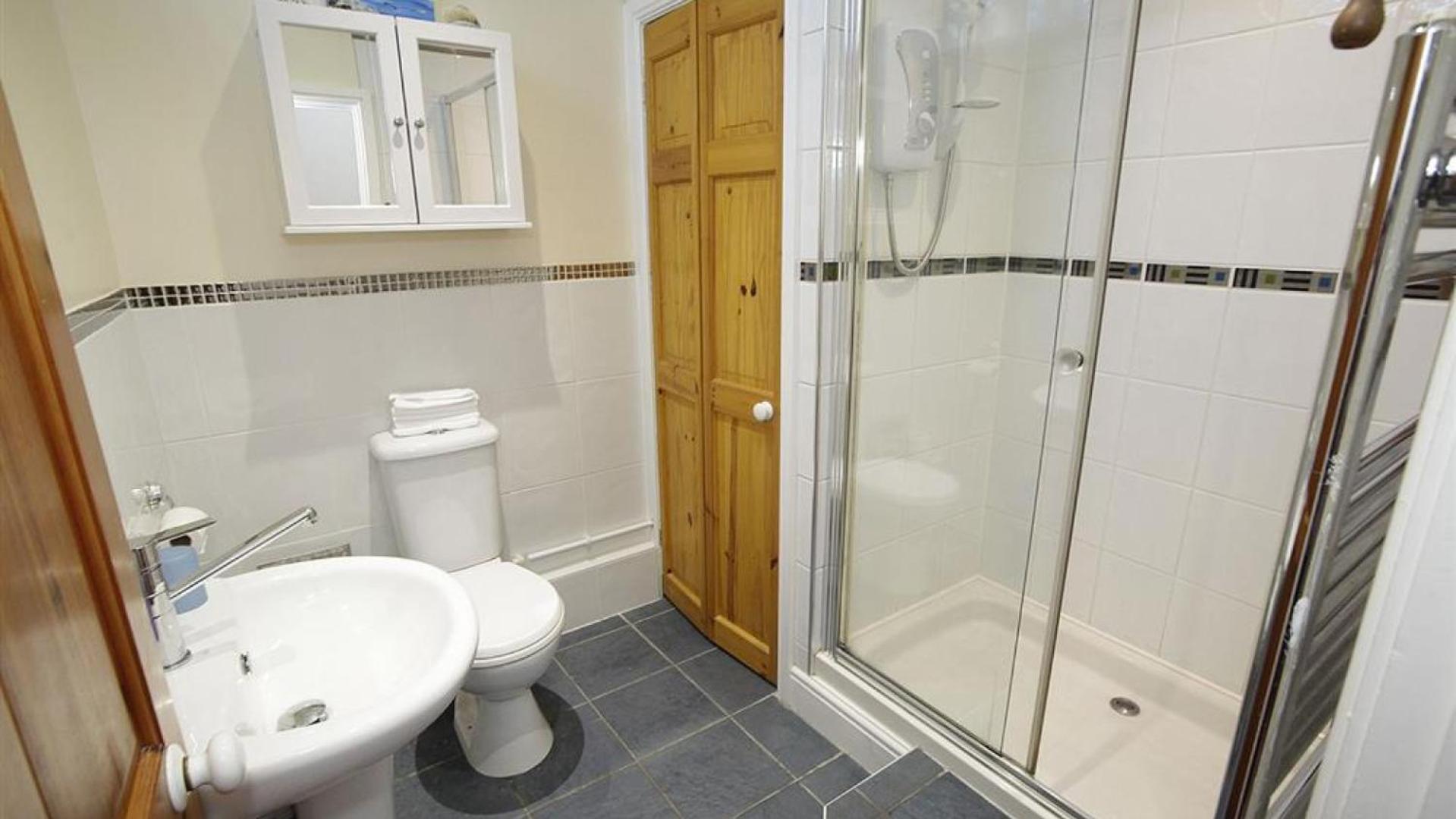 2 Bed in Mumbles oc-hh120