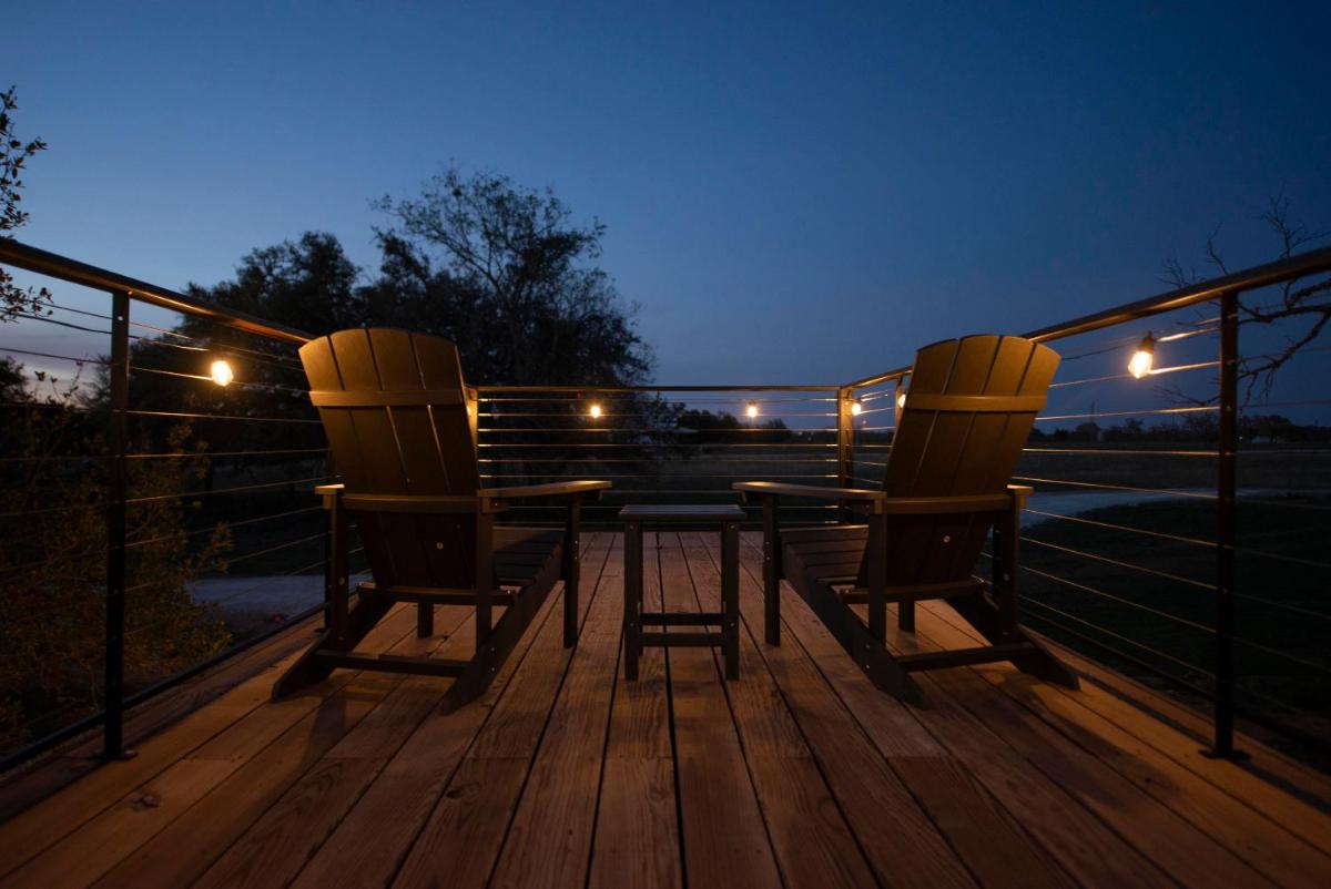 Hotel New The Lone Star Shipping Container - Image 1