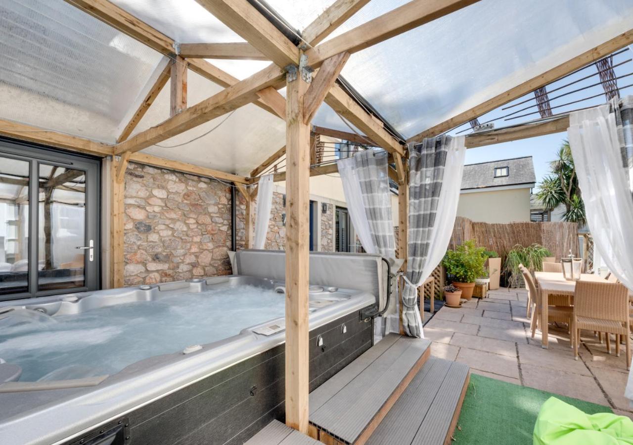7 Bed in Torquay oc-rutwel view 5