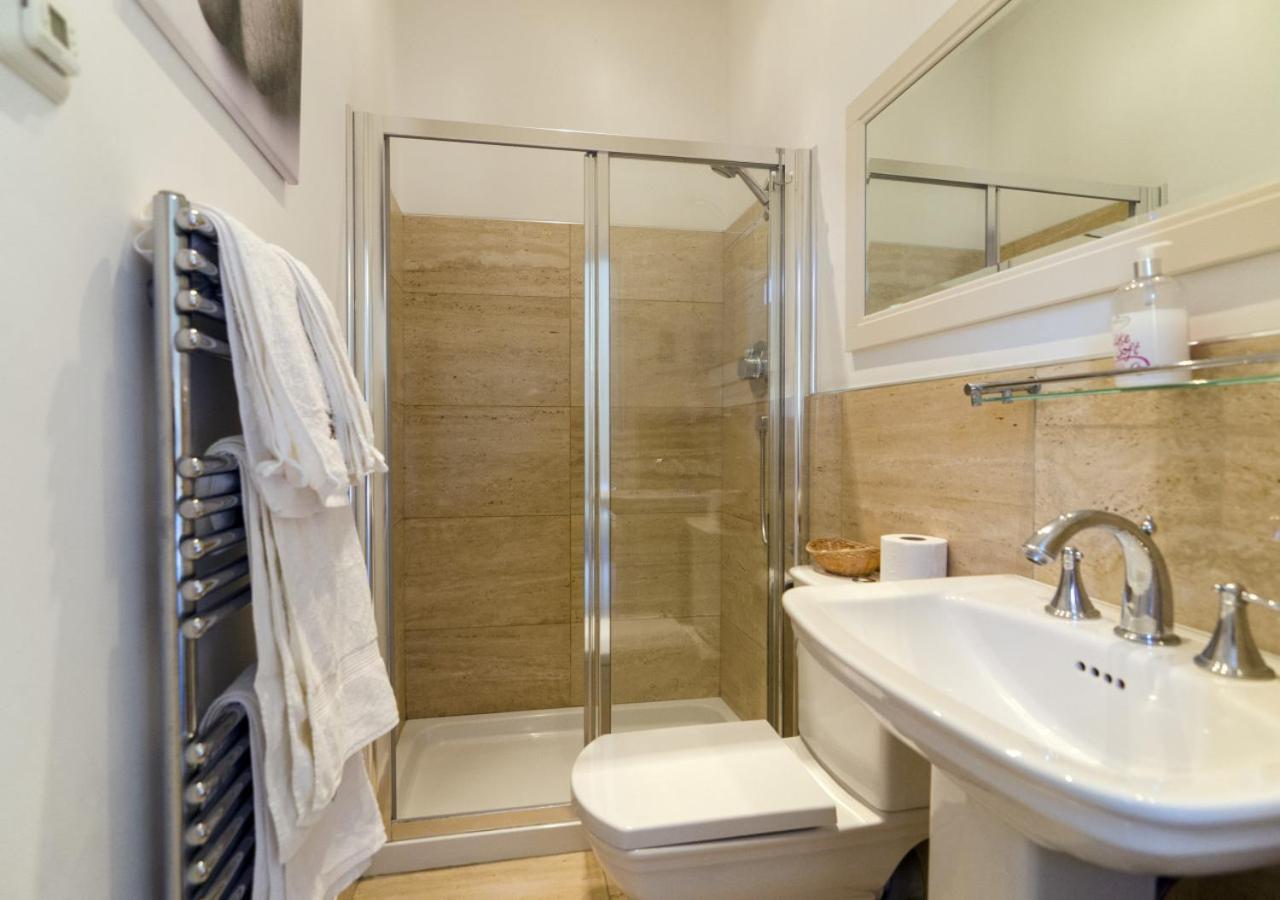 7 Bed in Torquay oc-rutwel view 2