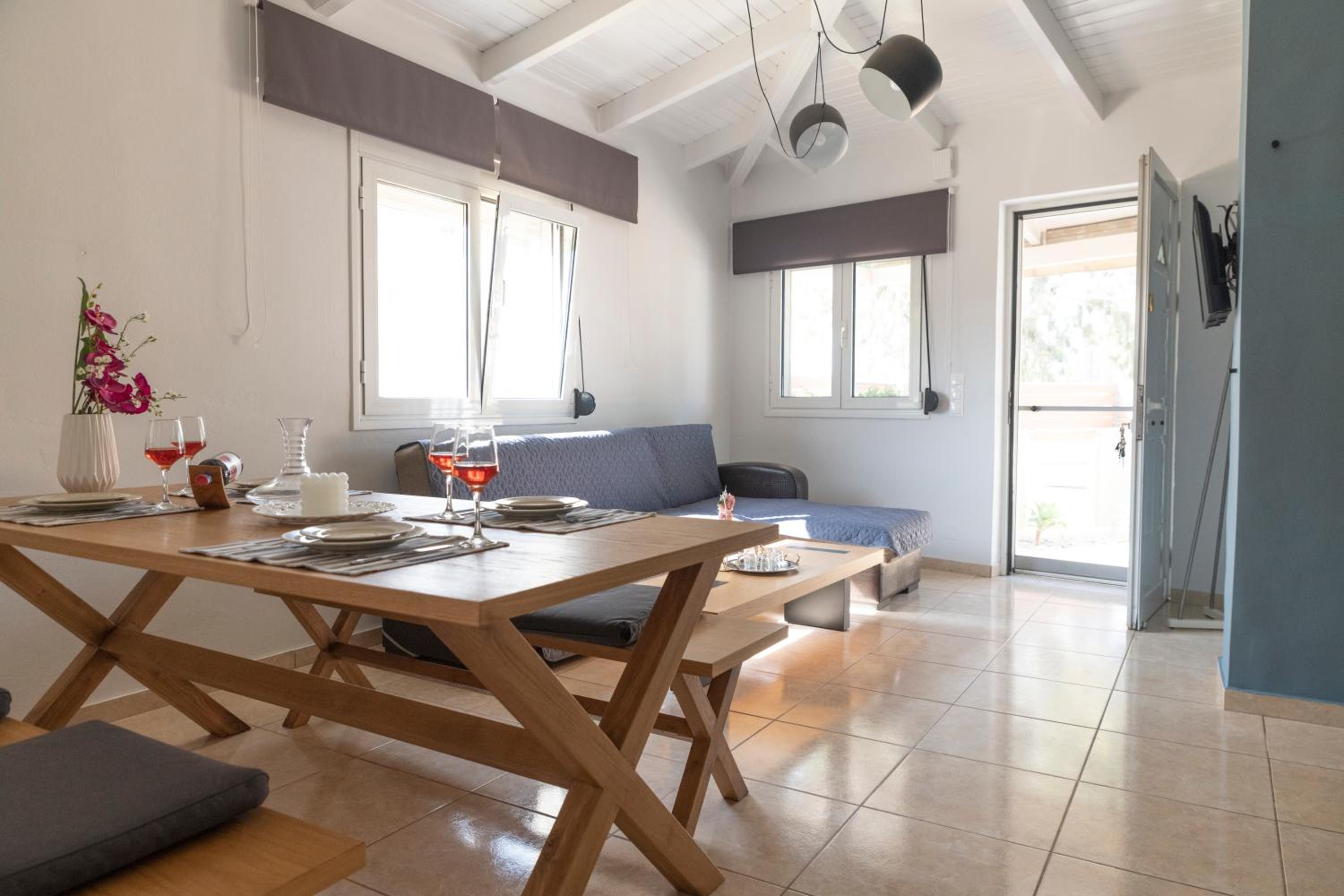 Tsitsanis Home
