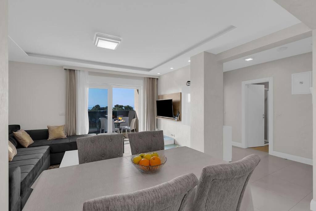 Apartment Hrvoje -nur 50m bis zum Meer - Makarska Exklusiv