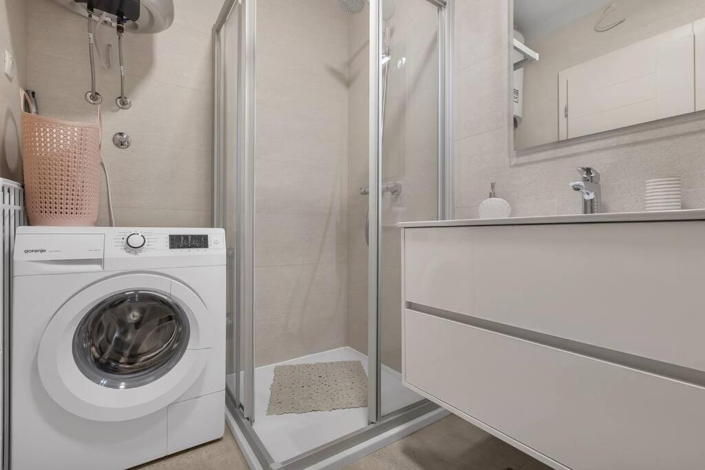 Apartment Hrvoje -nur 50m bis zum Meer - Makarska Exklusiv