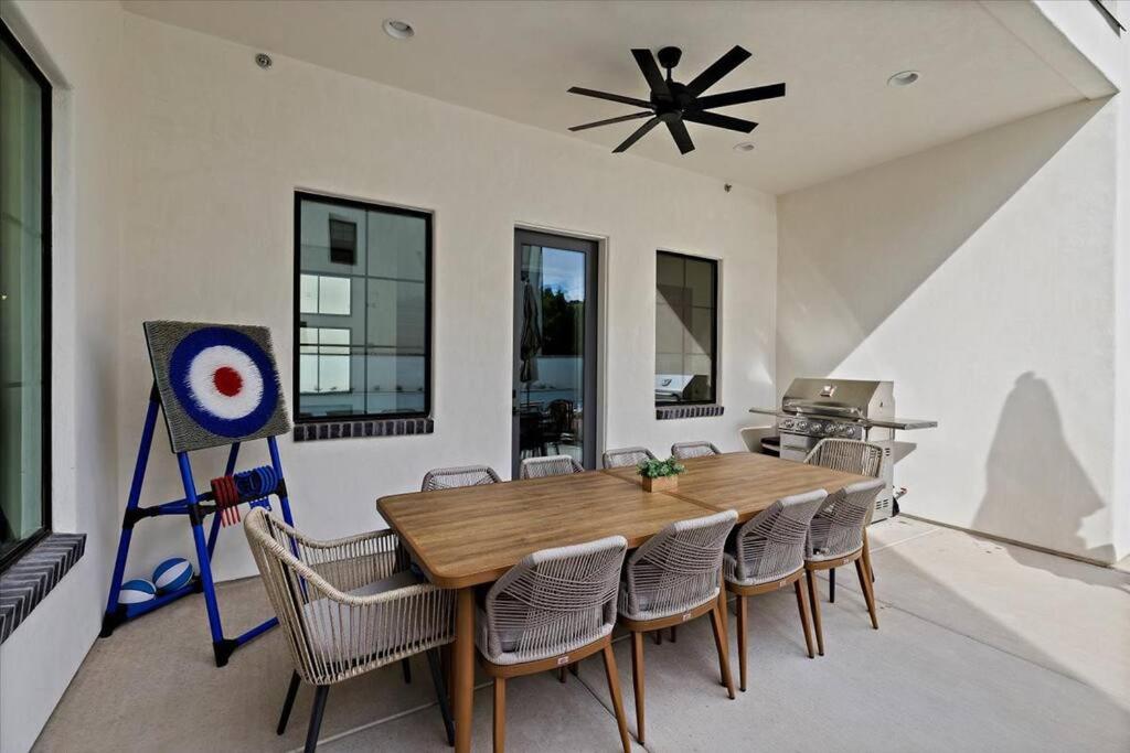 Hotel Casa Blanca luxury Villa Private pool sleeps 30! - Image 1