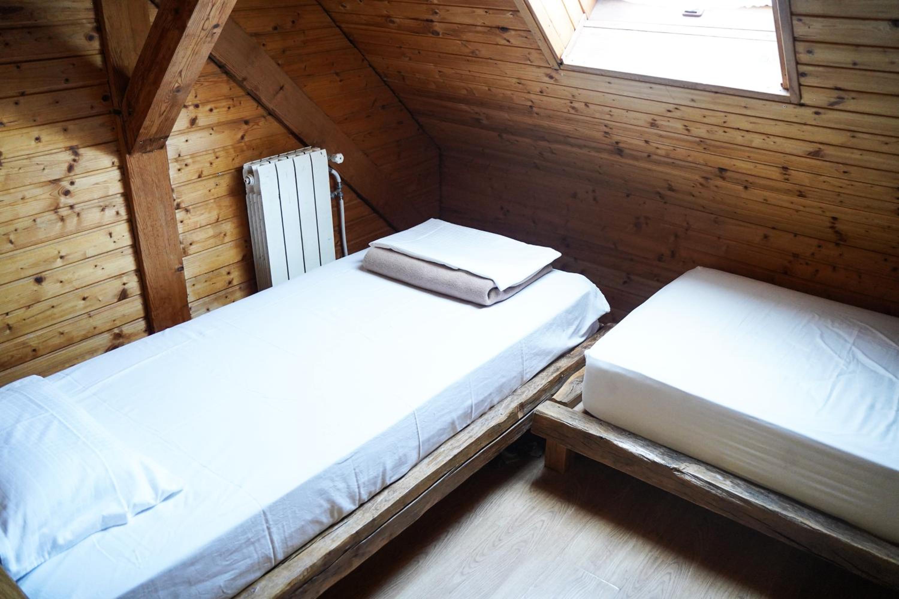 Planinarski dom ''Bijele stijene'' Mountain lodge view 2