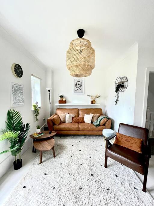 High-End 2 Bed Maisonette in Beaulieu Park view 2