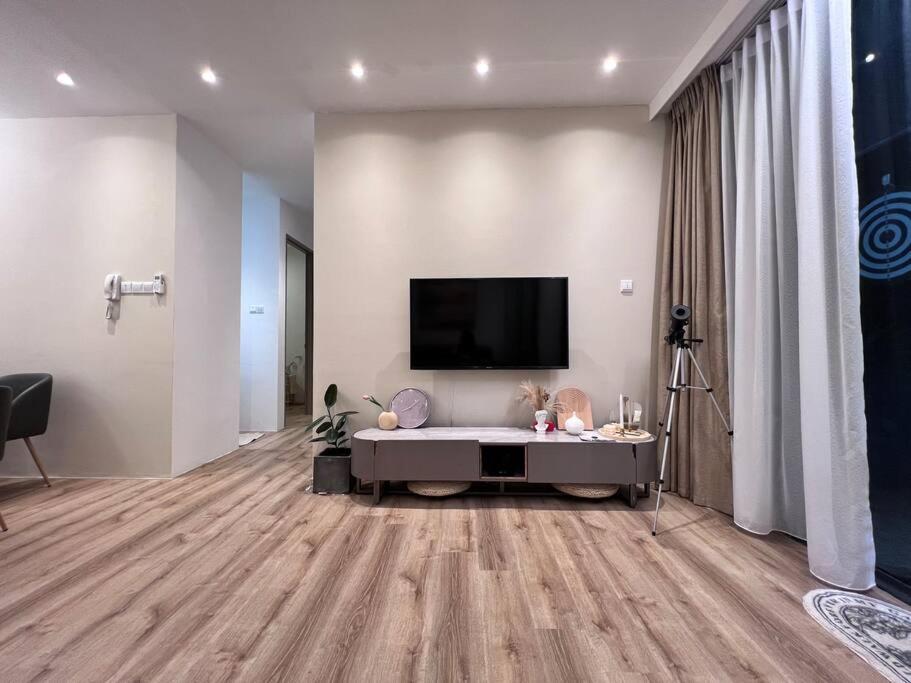 Hanns Spacious Balcony&SwimPool with FREE Netflix-6pax photo 8