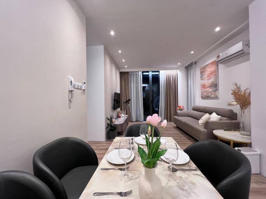 Hanns Spacious Balcony&SwimPool with FREE Netflix-6pax photo 7