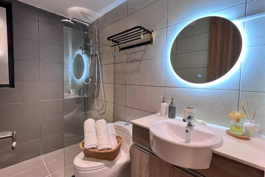 Hanns Spacious Balcony&SwimPool with FREE Netflix-6pax photo 5