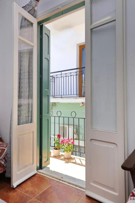 Nest Apartment at the port