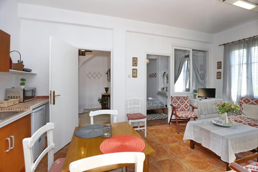 Nest Apartment at the port