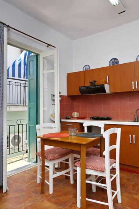 Nest Apartment at the port