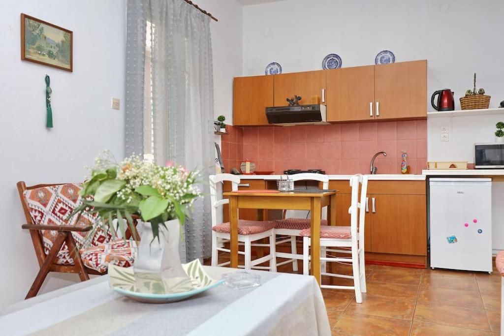 Nest Apartment at the port