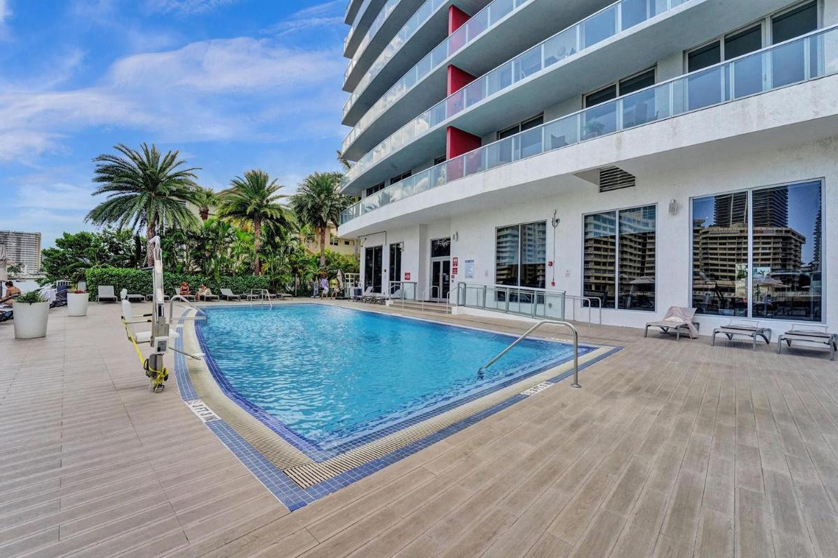 Upscale Resort 4 Bedrooms 3 Bath view 5