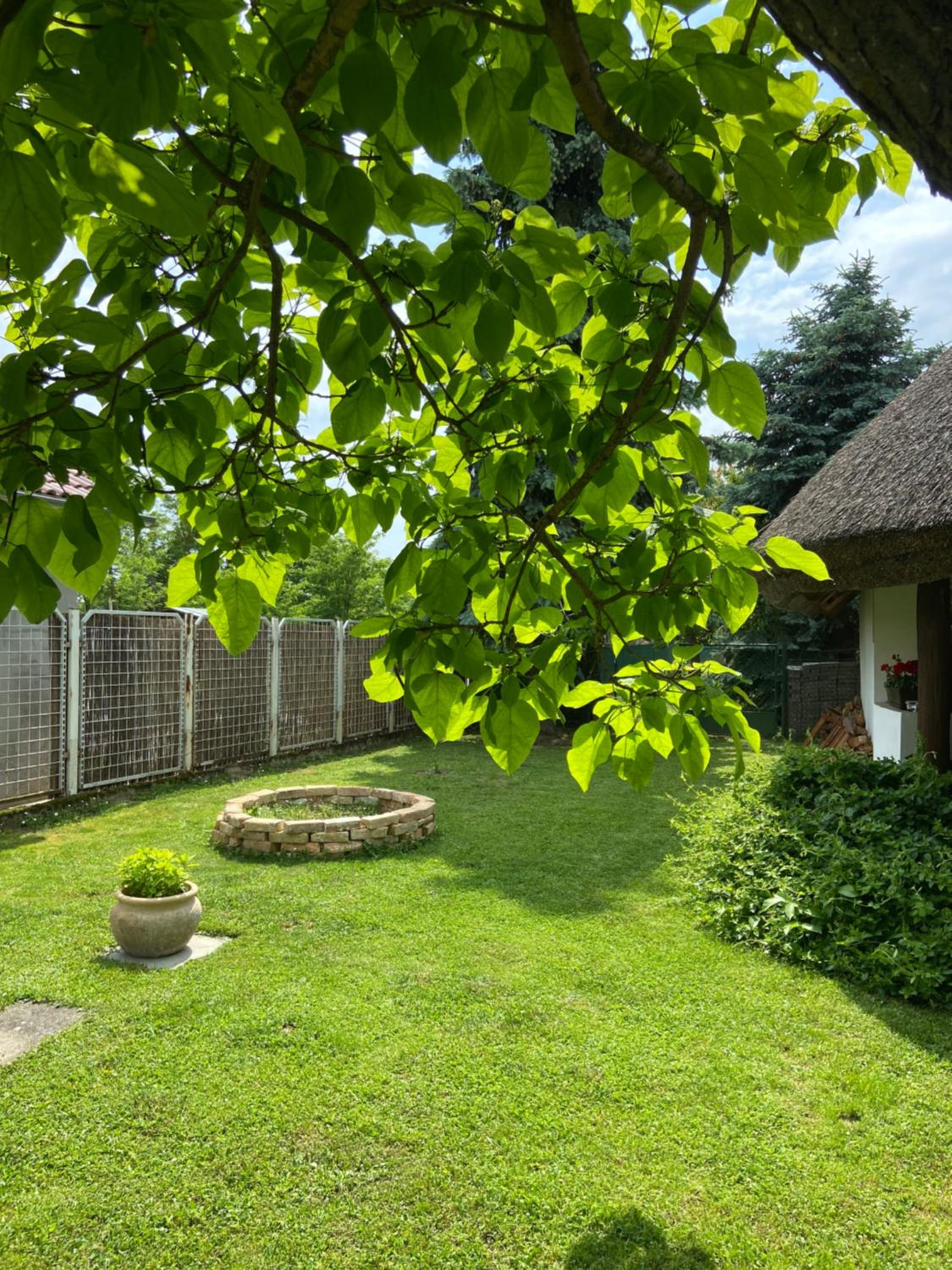 Nádfedeles Házikó