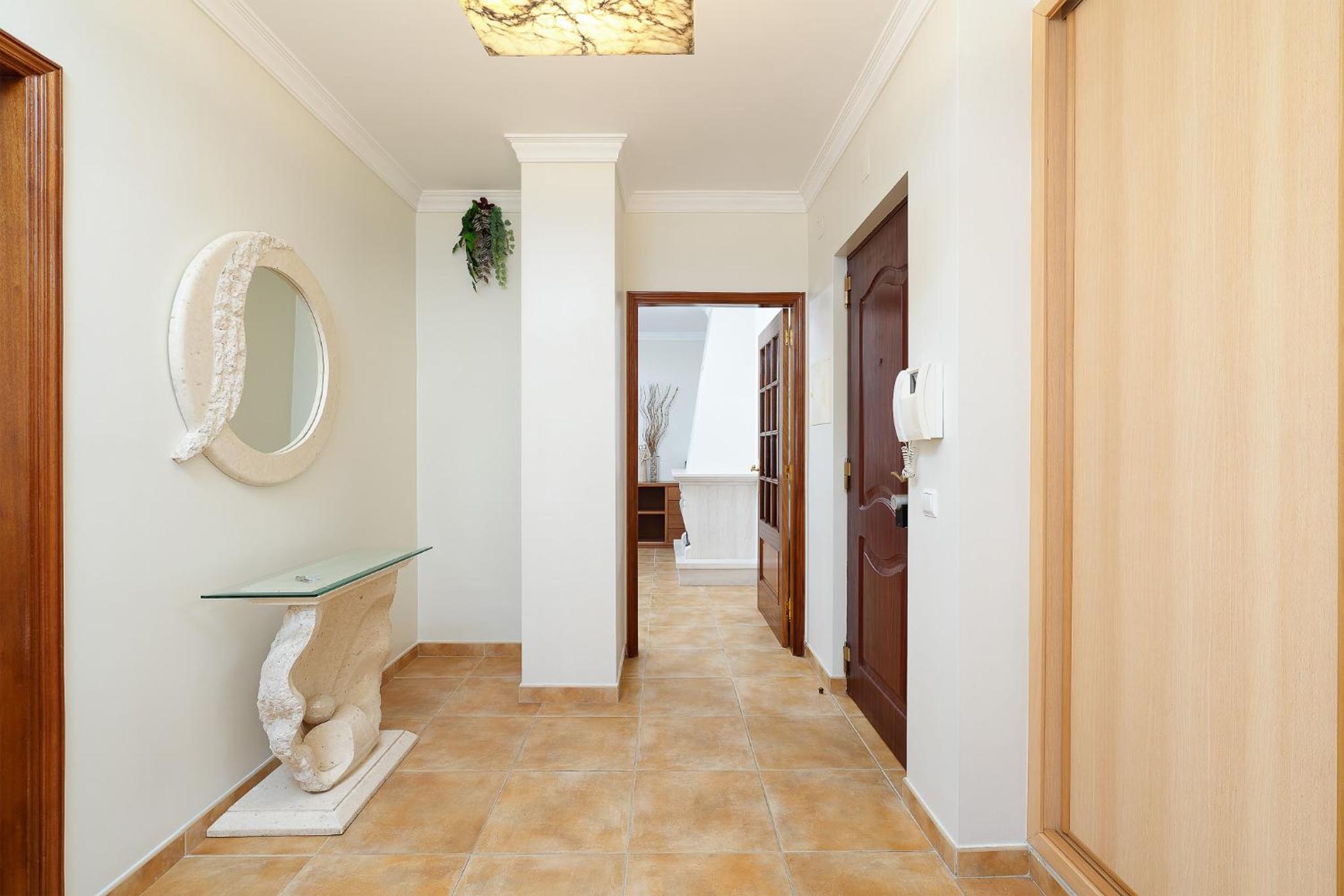 Comfy 4BDR Apartment in Portimão by LovelyStay view 4