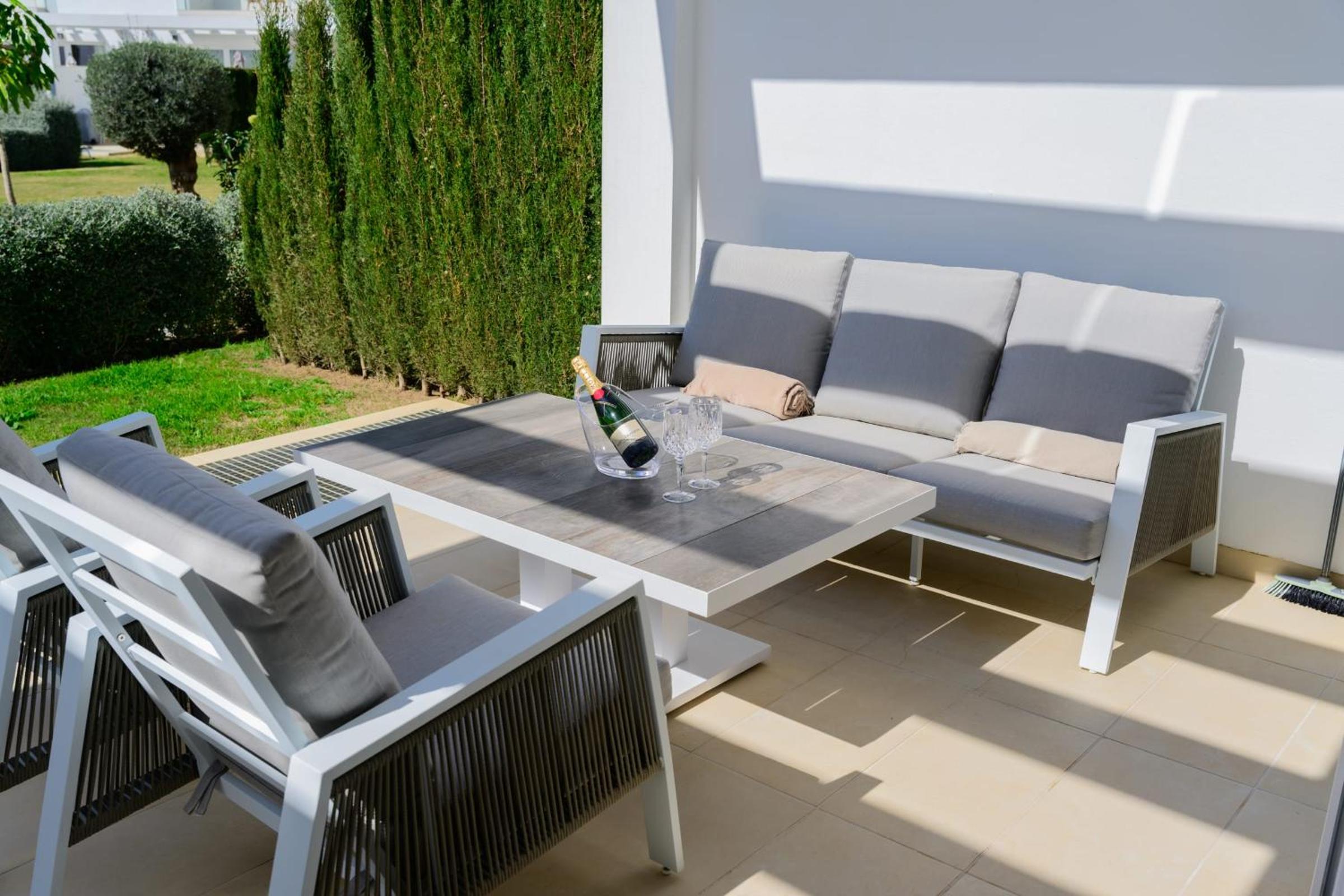 Impressive brand new townhouse in El Romeral Calahonda