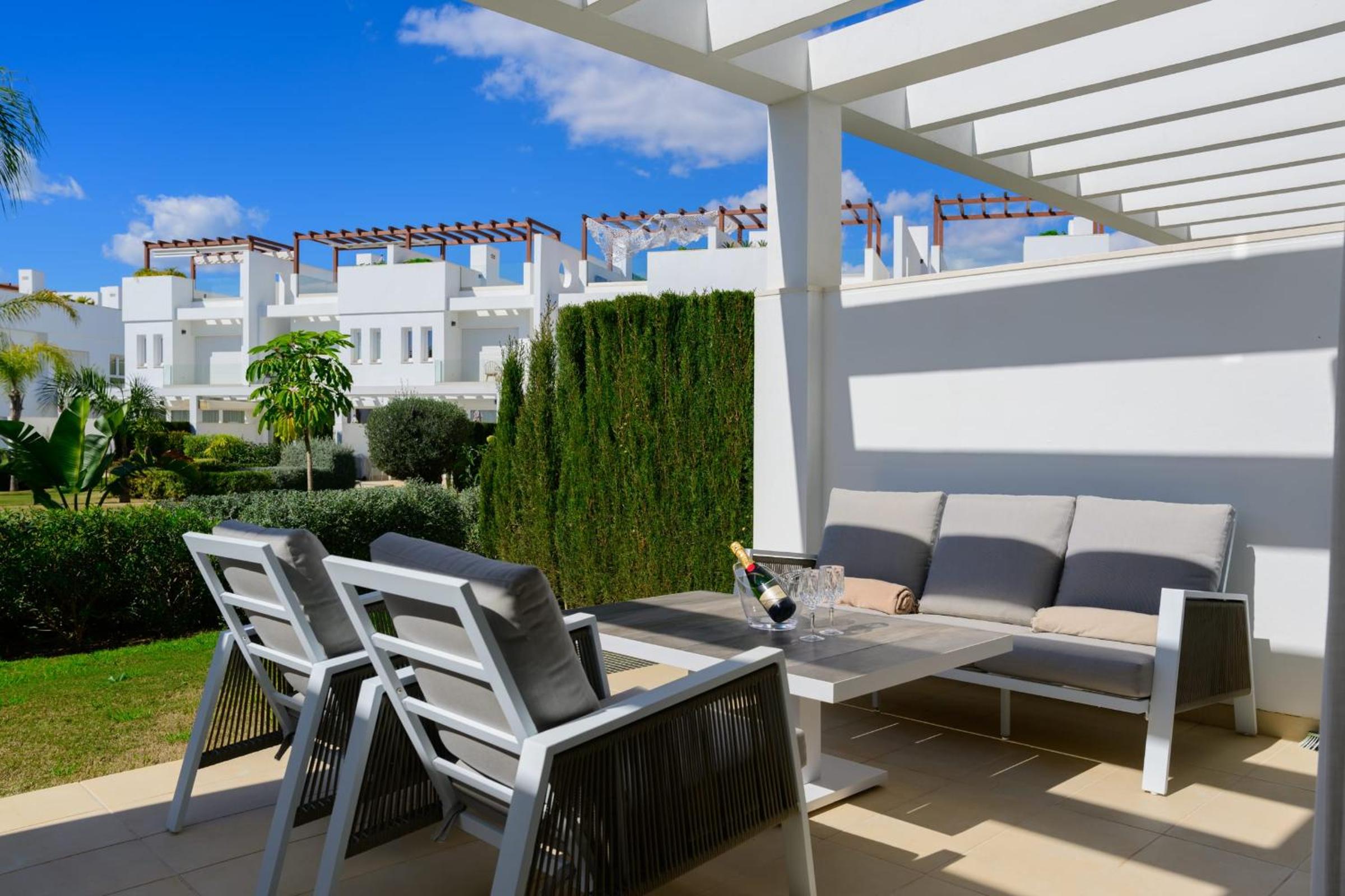 Impressive brand new townhouse in El Romeral Calahonda