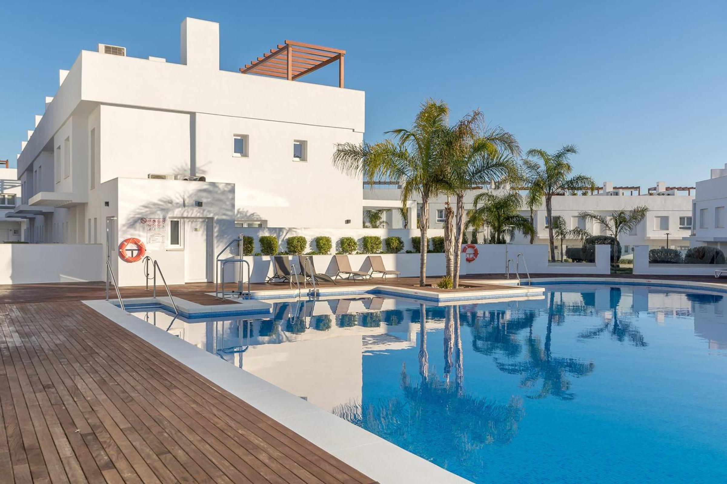 Impressive brand new townhouse in El Romeral Calahonda photo 5