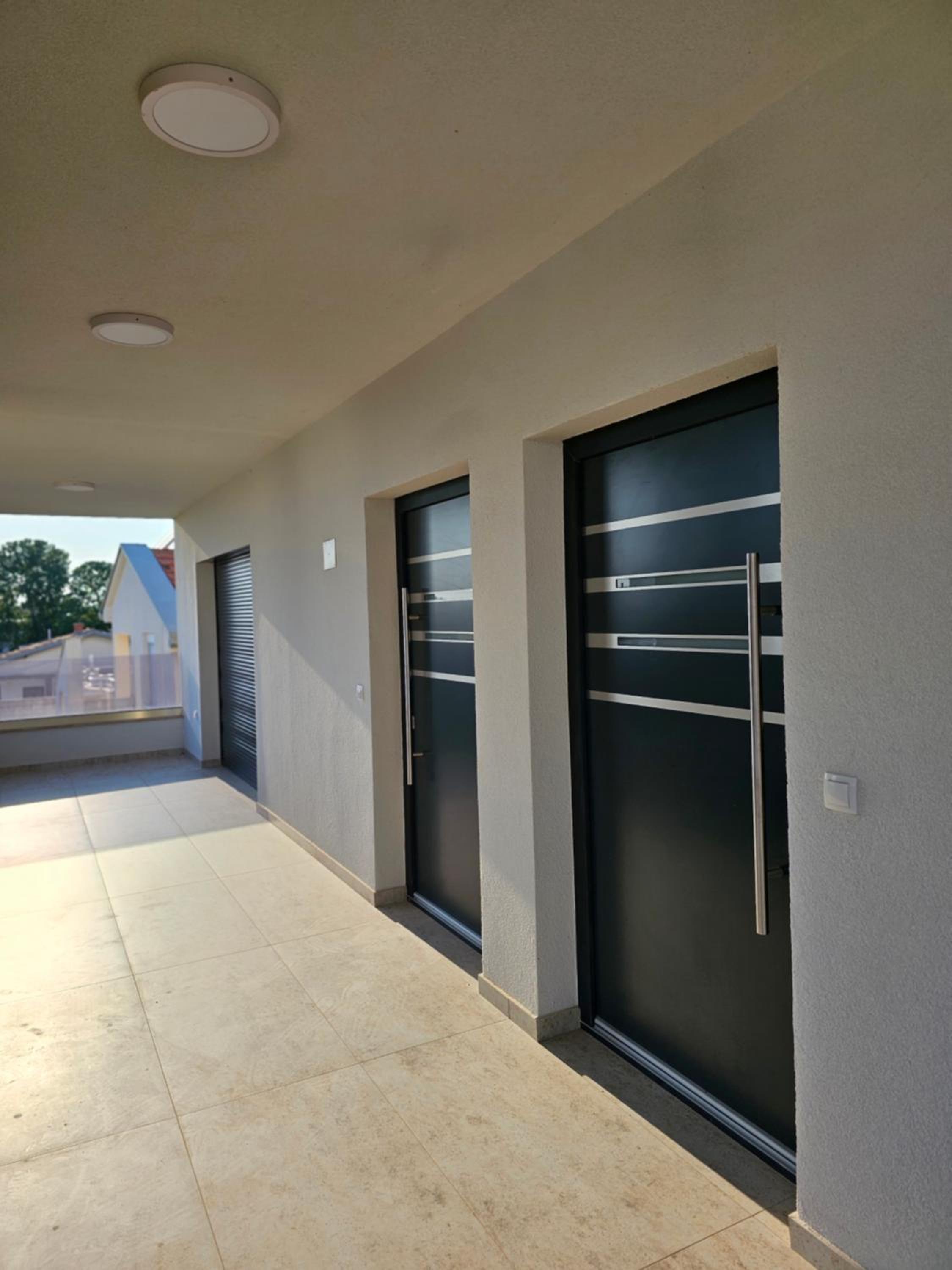 Lira Suites