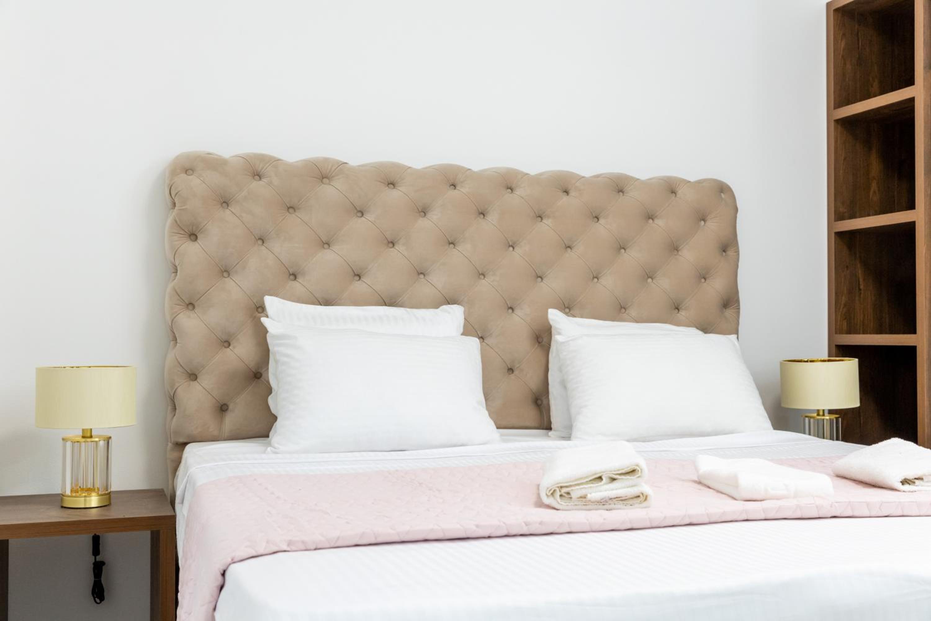 Lira Suites